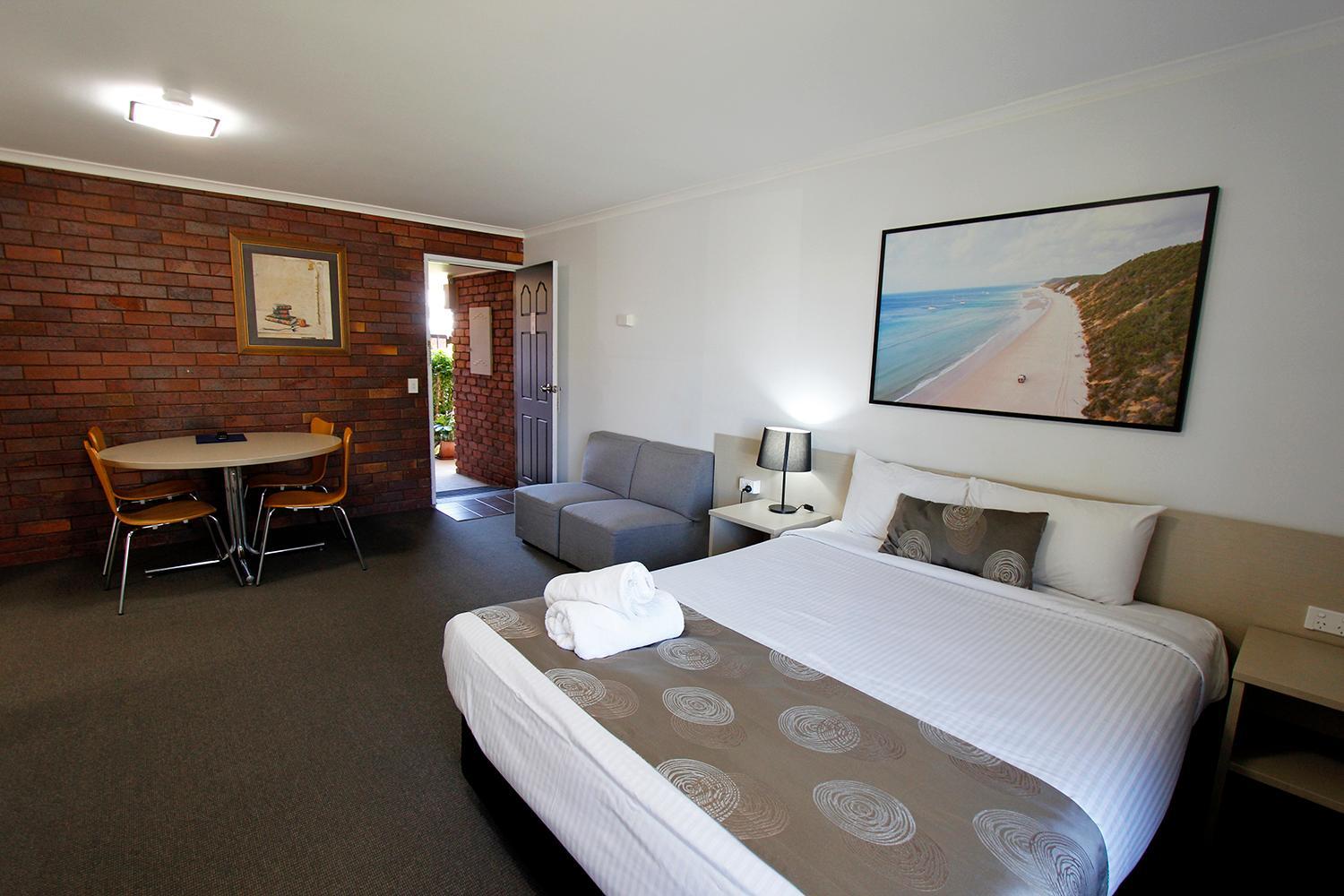 Two-Bedroom Apartment - Photo 6