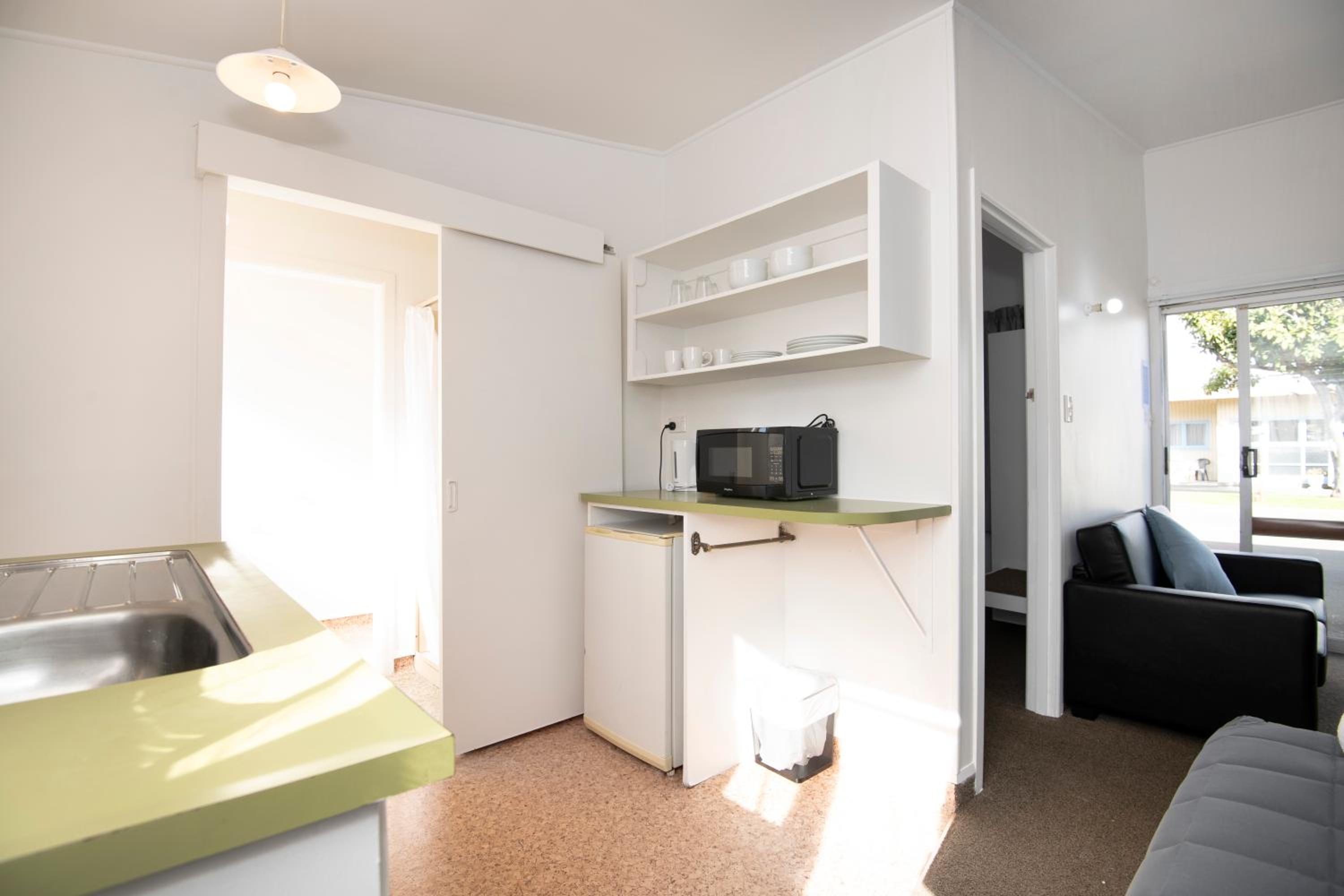 Large One-Bedroom Apartment - Photo 3