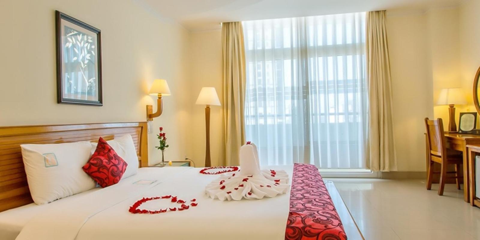 Deluxe Double Room - Photo 12