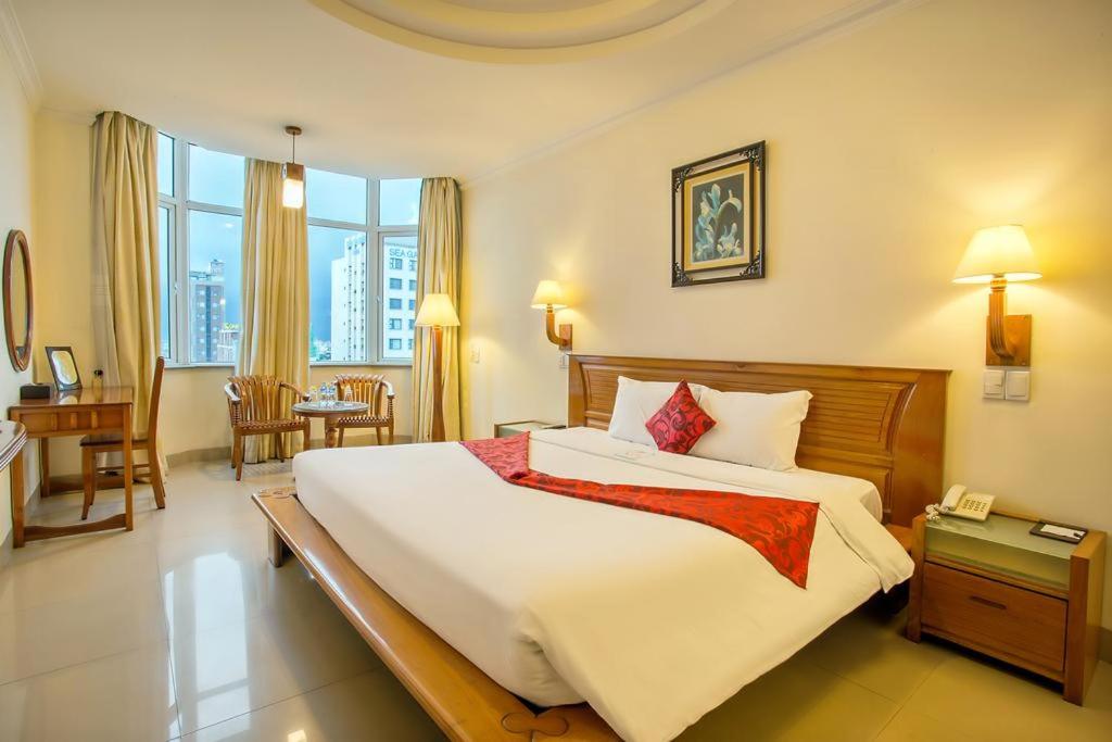 Deluxe Double Room - Photo 13