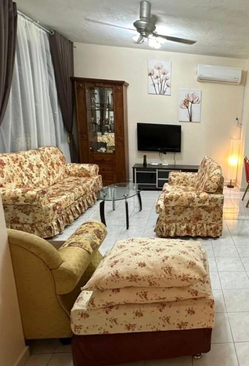 Four-Bedroom House photo 1