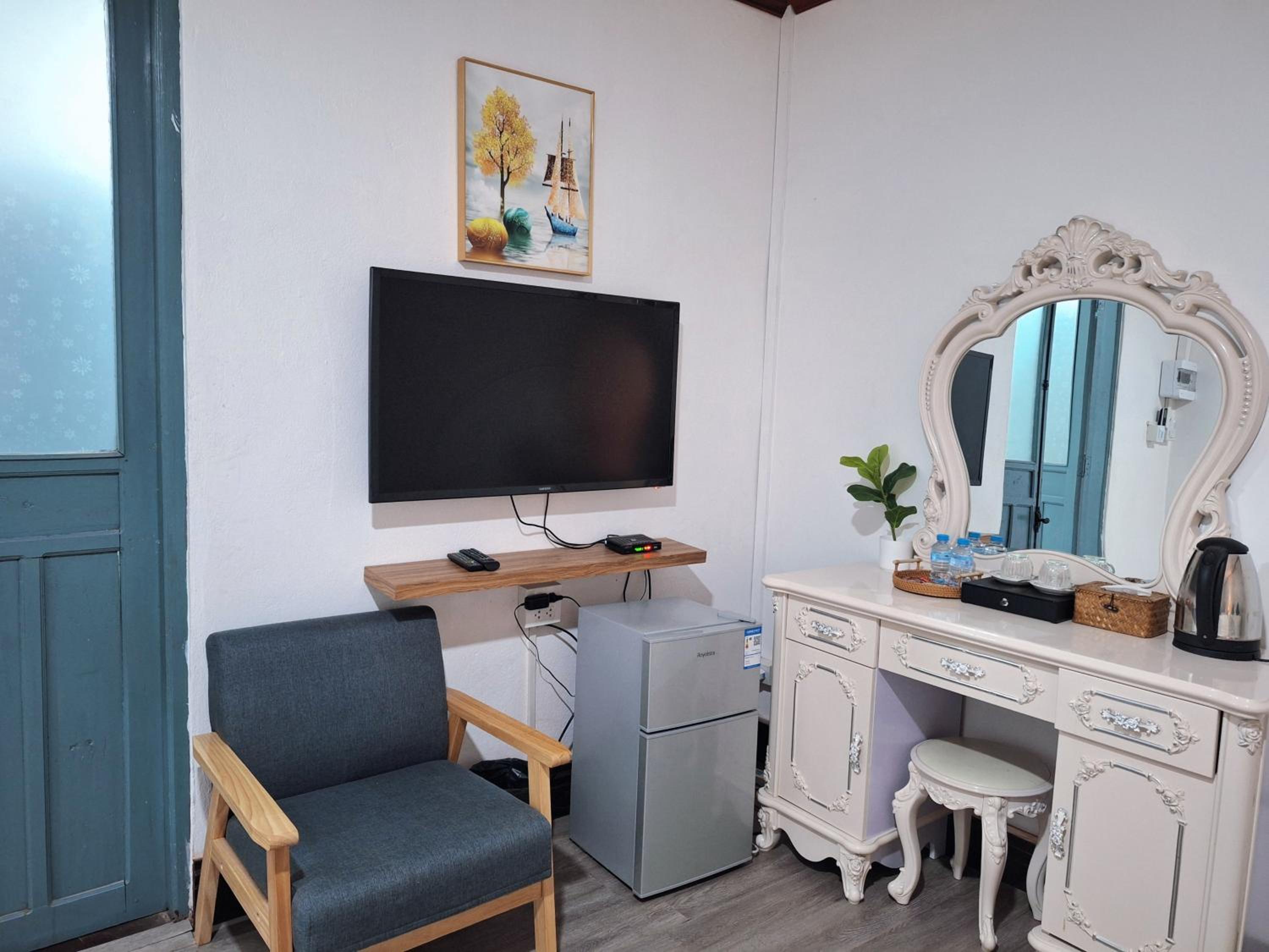 Deluxe Twin Room - Photo 13
