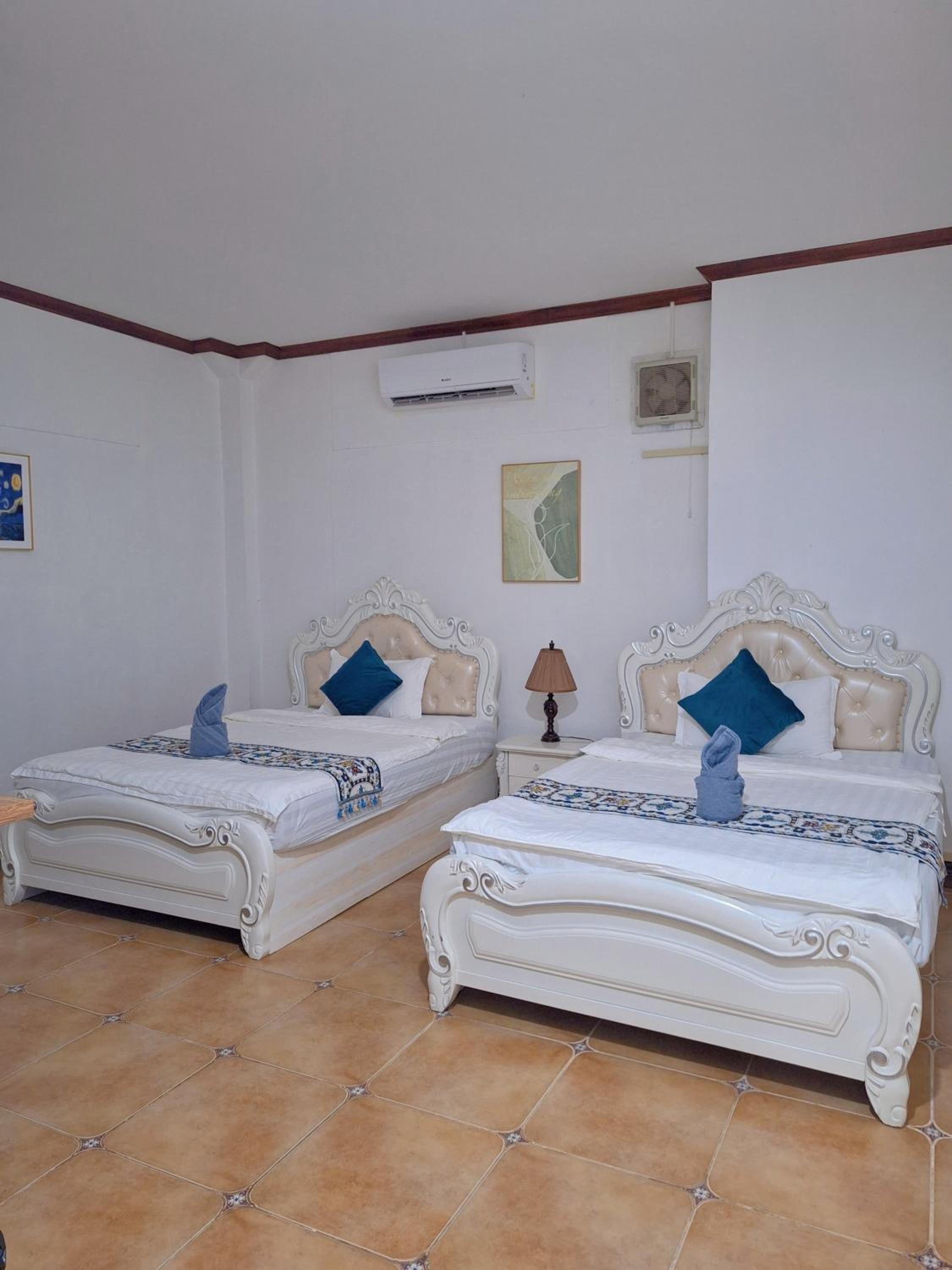 Deluxe Twin Room - Photo 14