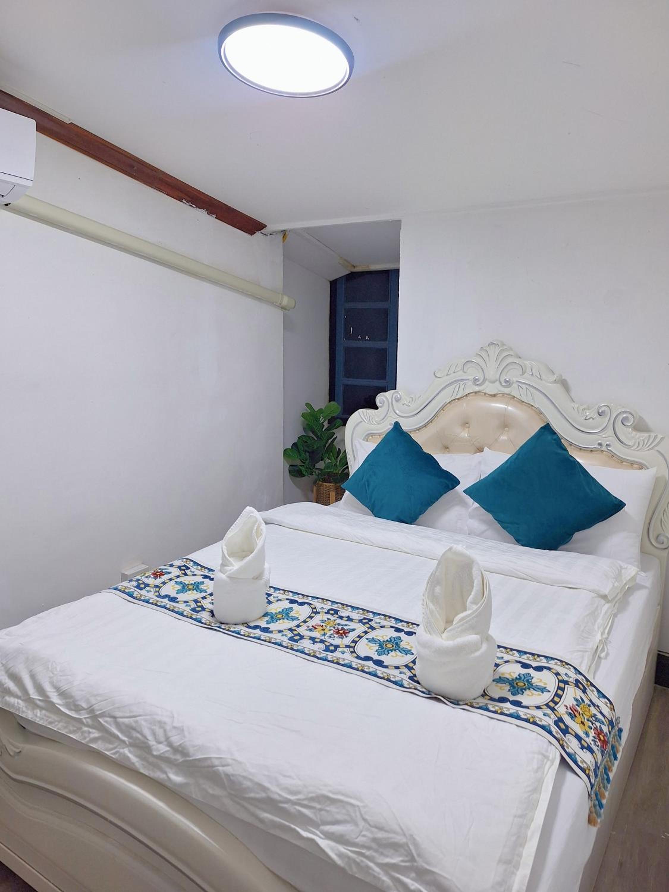 Standard Double Room - Photo 2