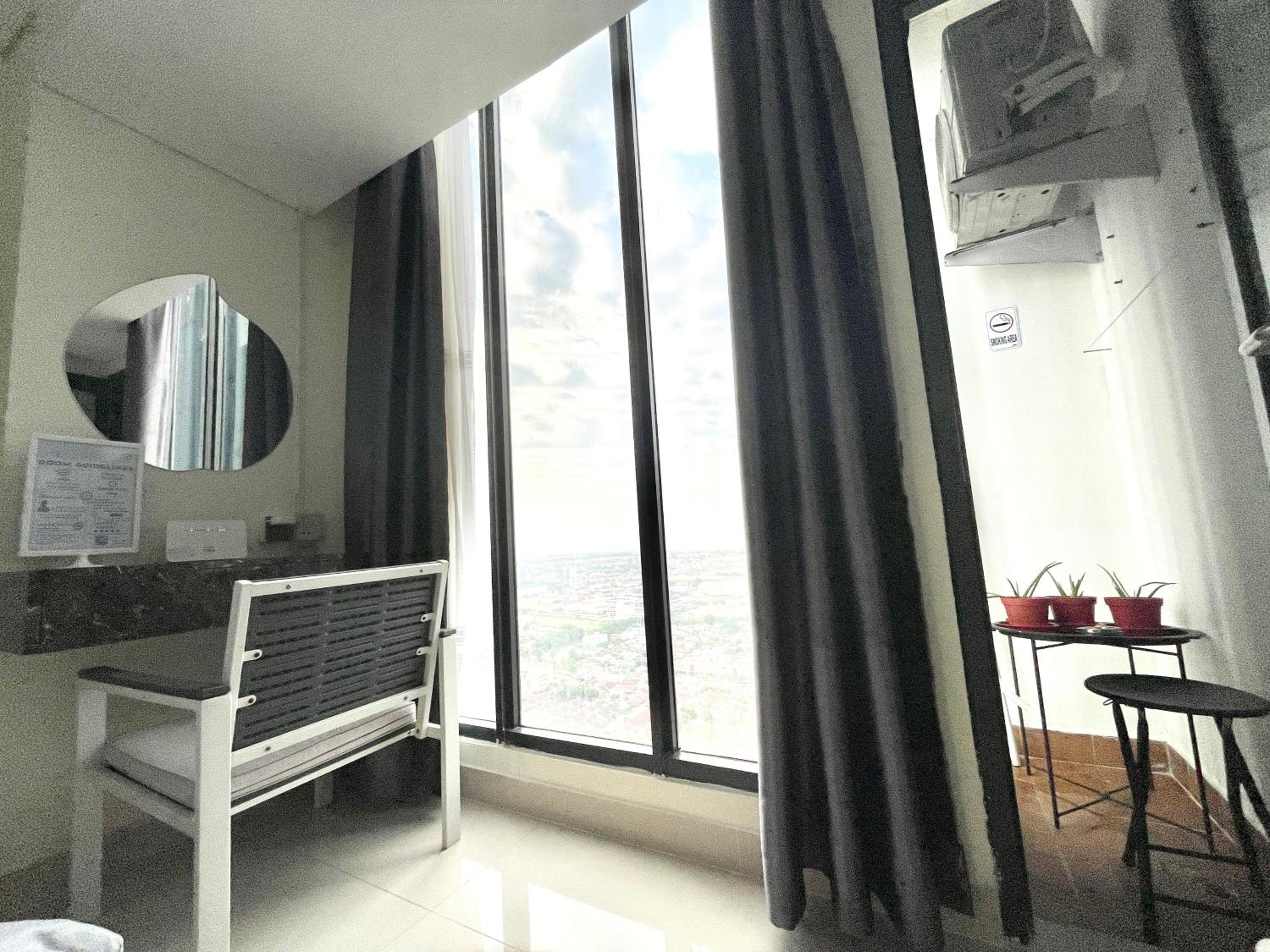 Studio Apartment with Sea View photo 2