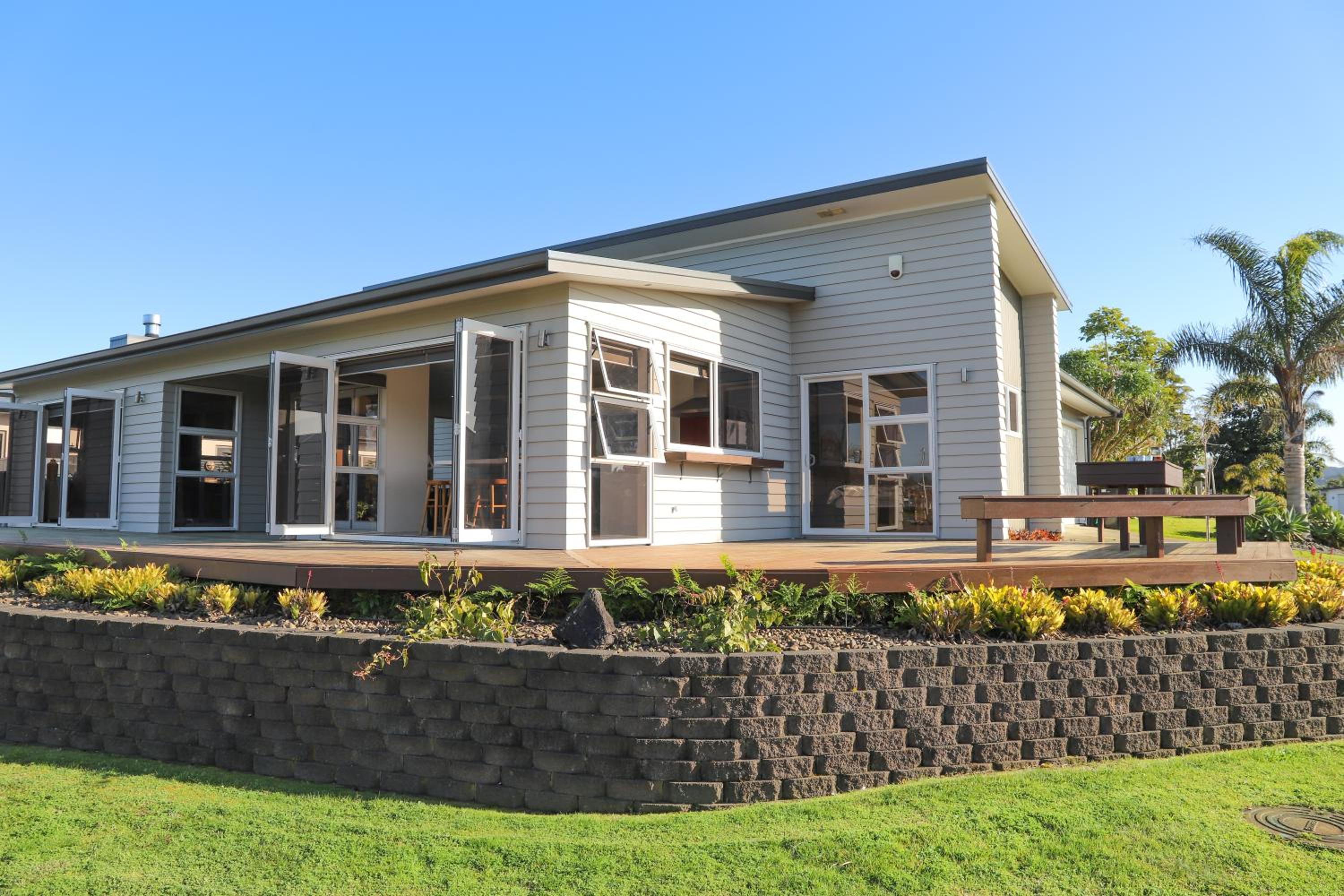 Three-Bedroom House photo 2