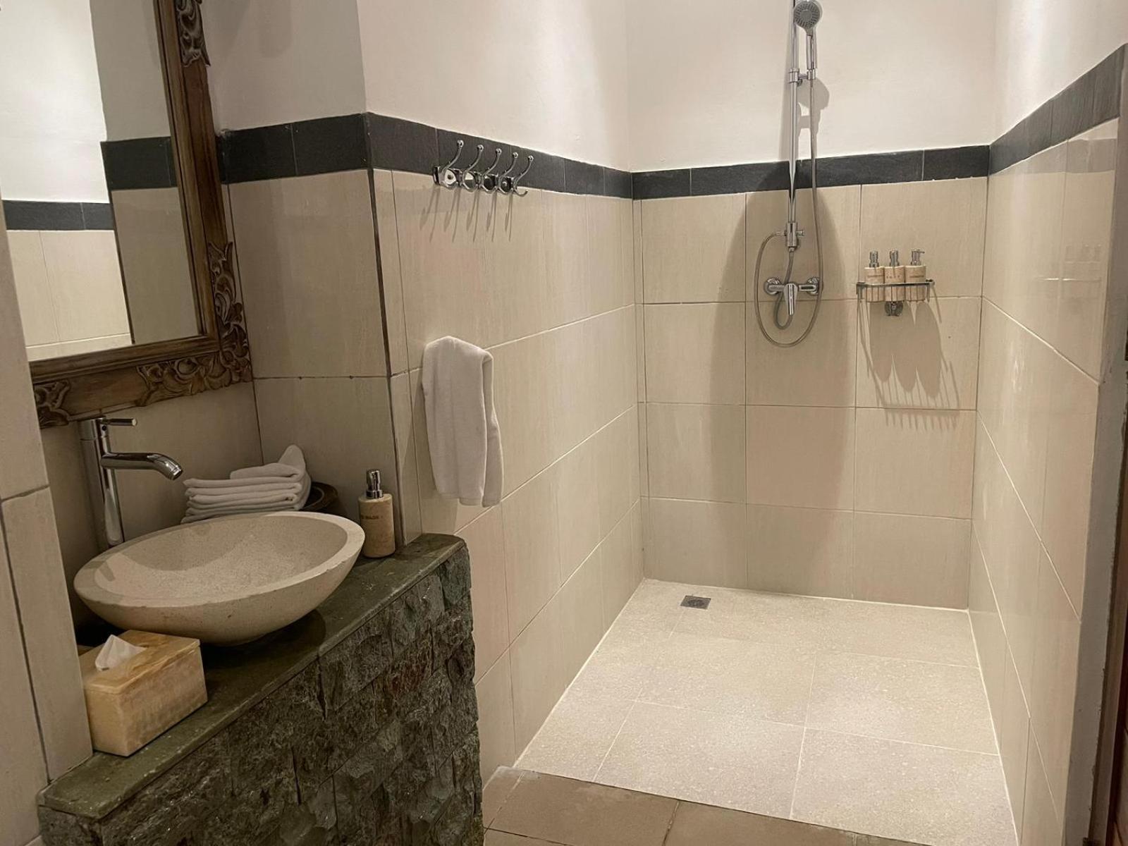 Villa photo 3