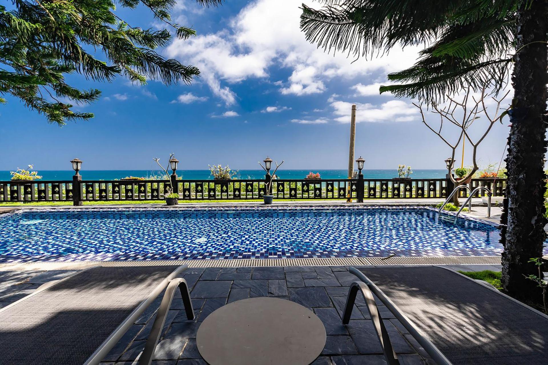 Double Room With Pool View photo 3