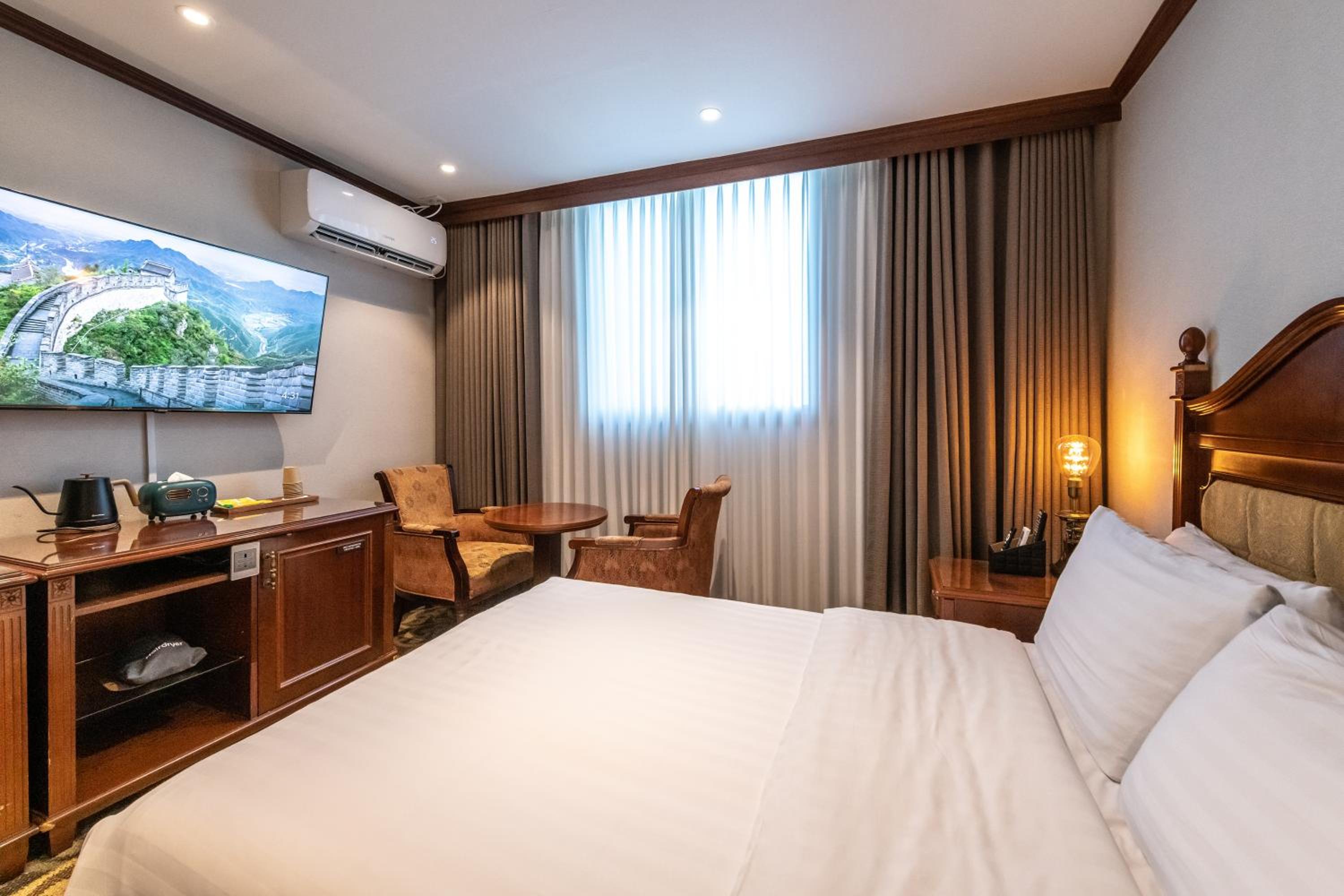 Double Room - Photo 6