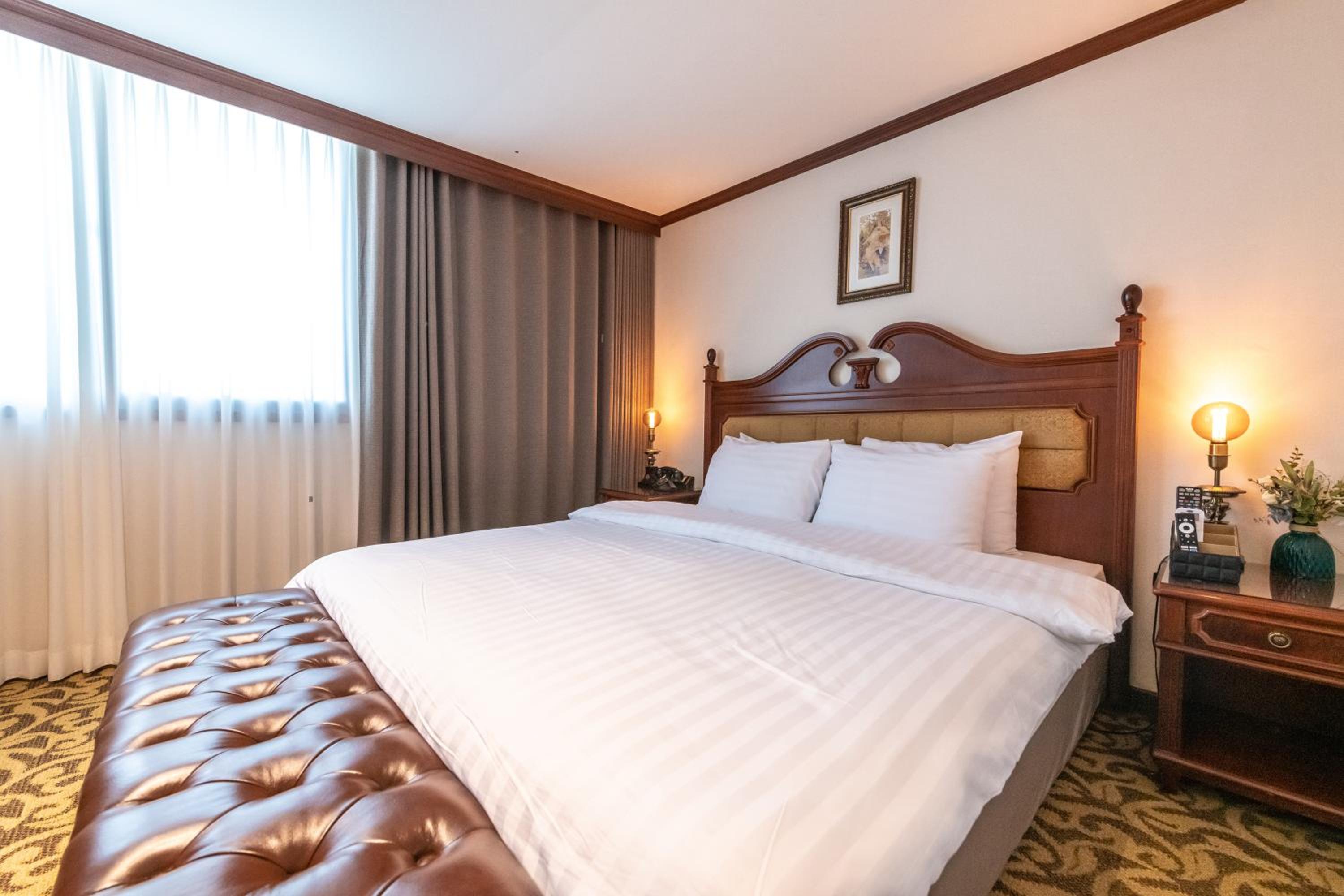 Suite - Photo 5