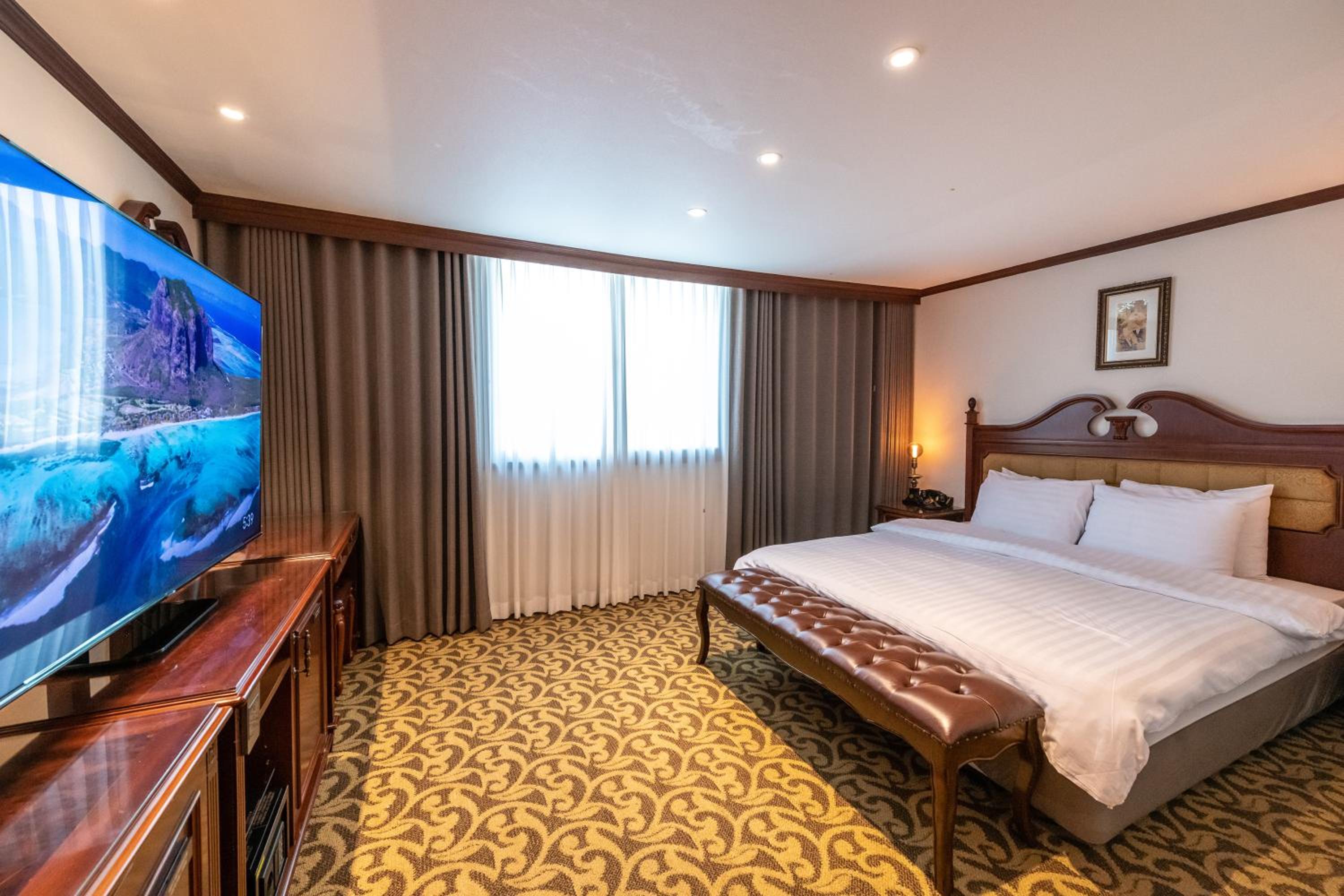 Suite - Photo 6