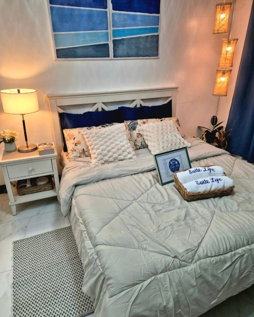 Queen Room With Pool View