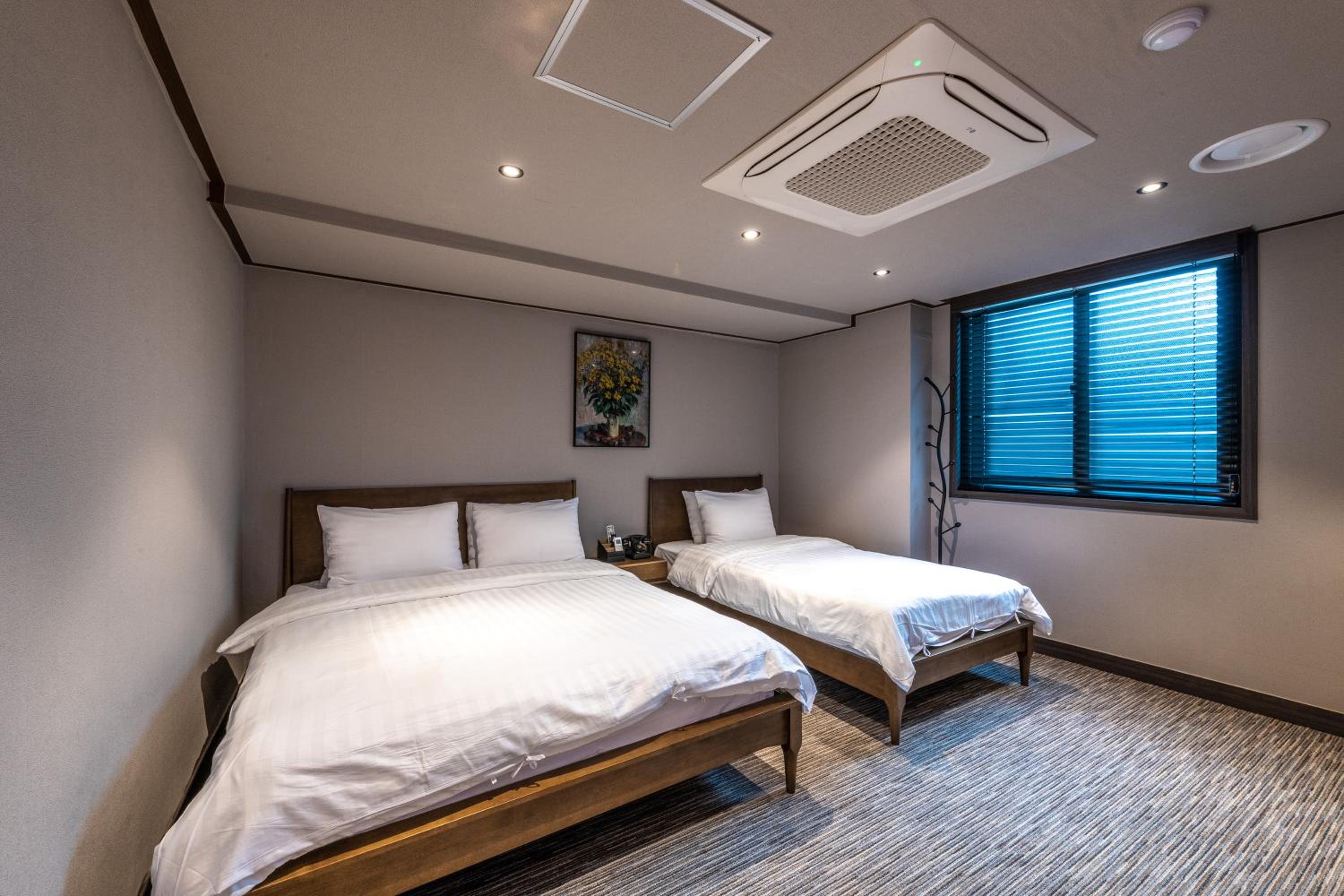 Suite - Photo 14