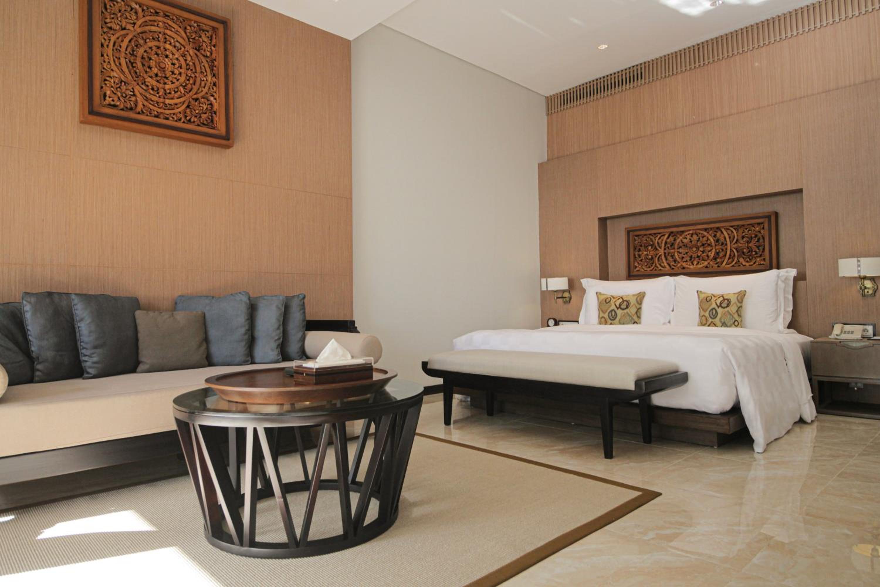 Beach Front Private Suite thumbnail 5