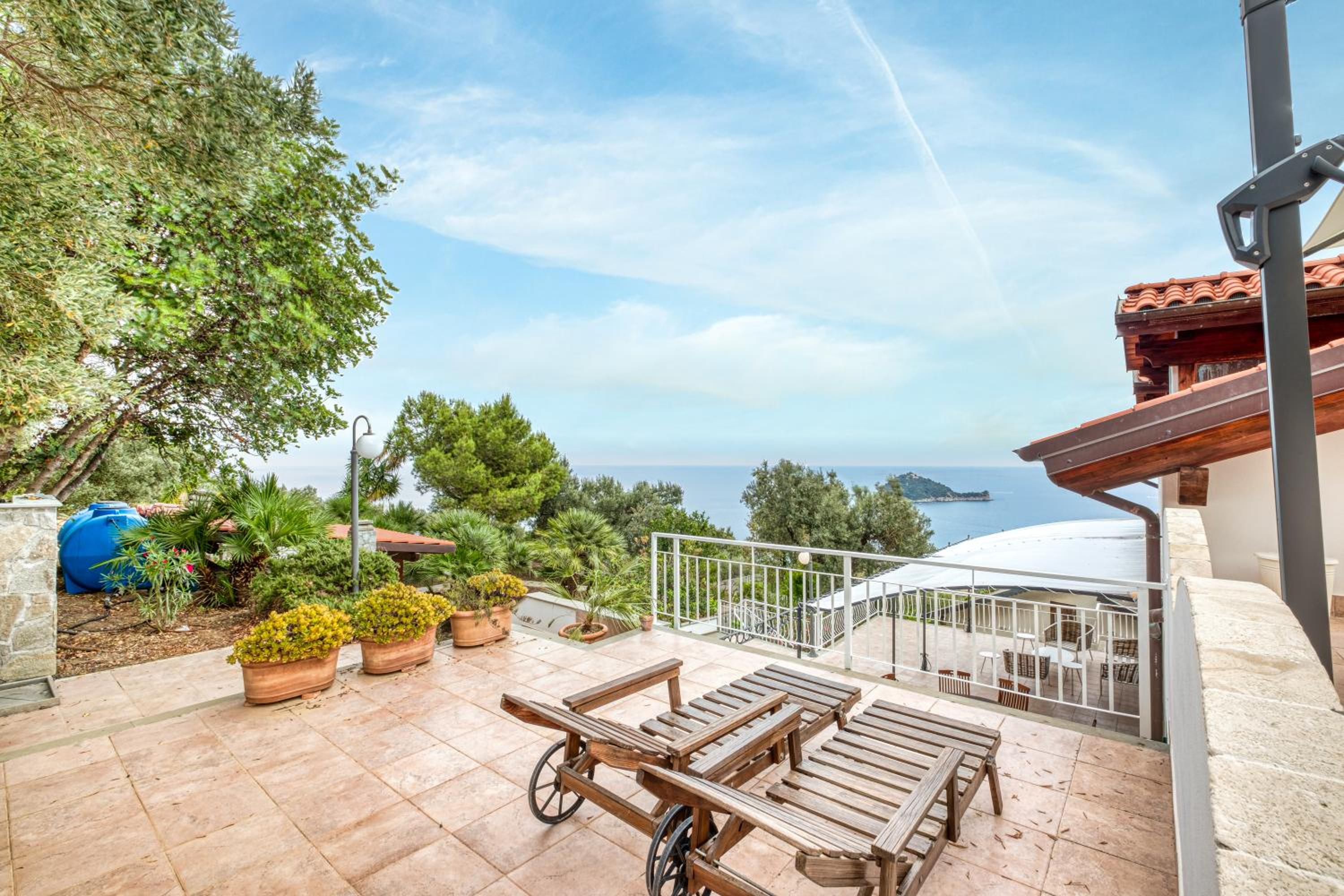 Deluxe Villa with Sea View photo 3