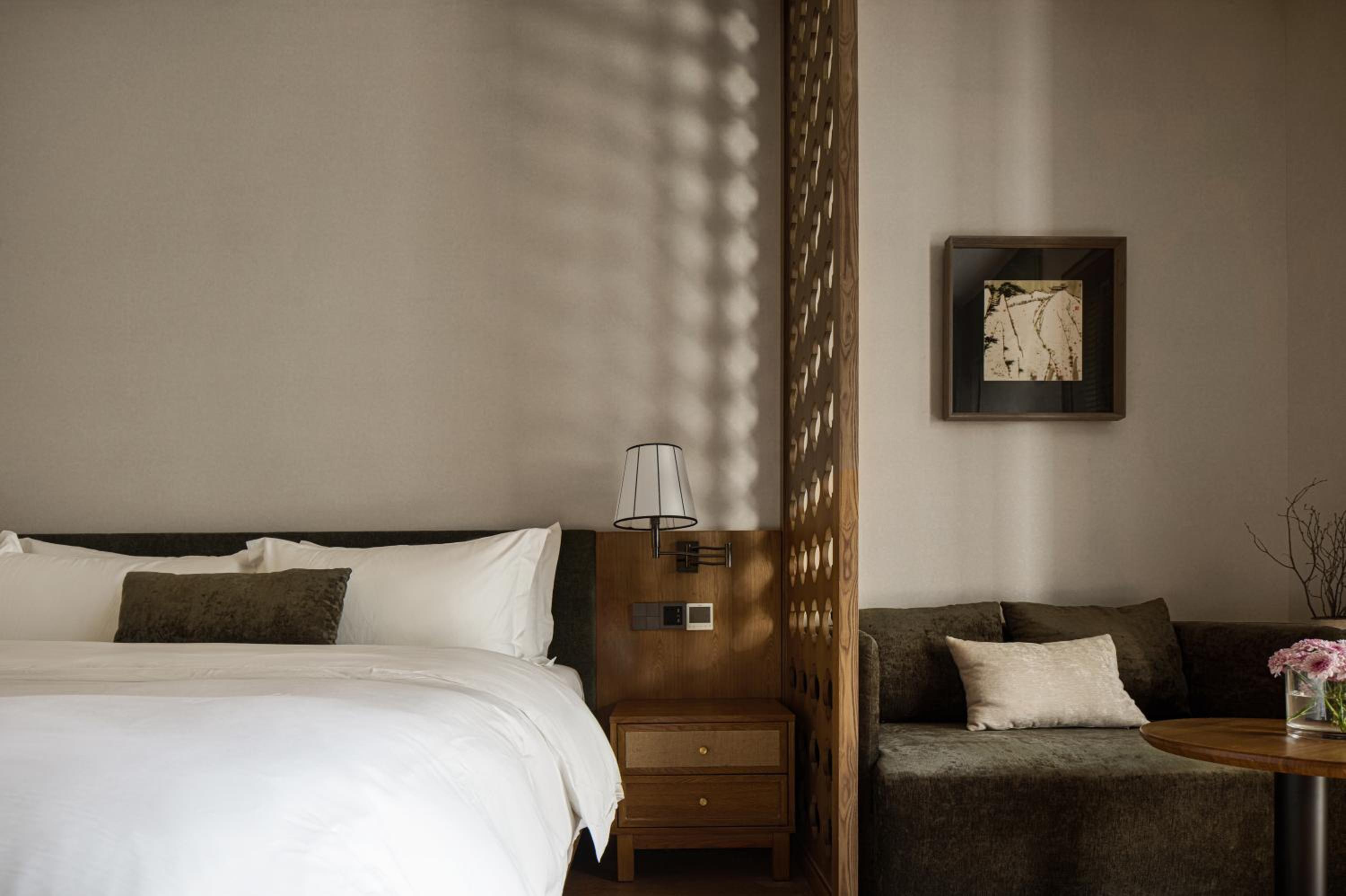 Standard King Room photo 2