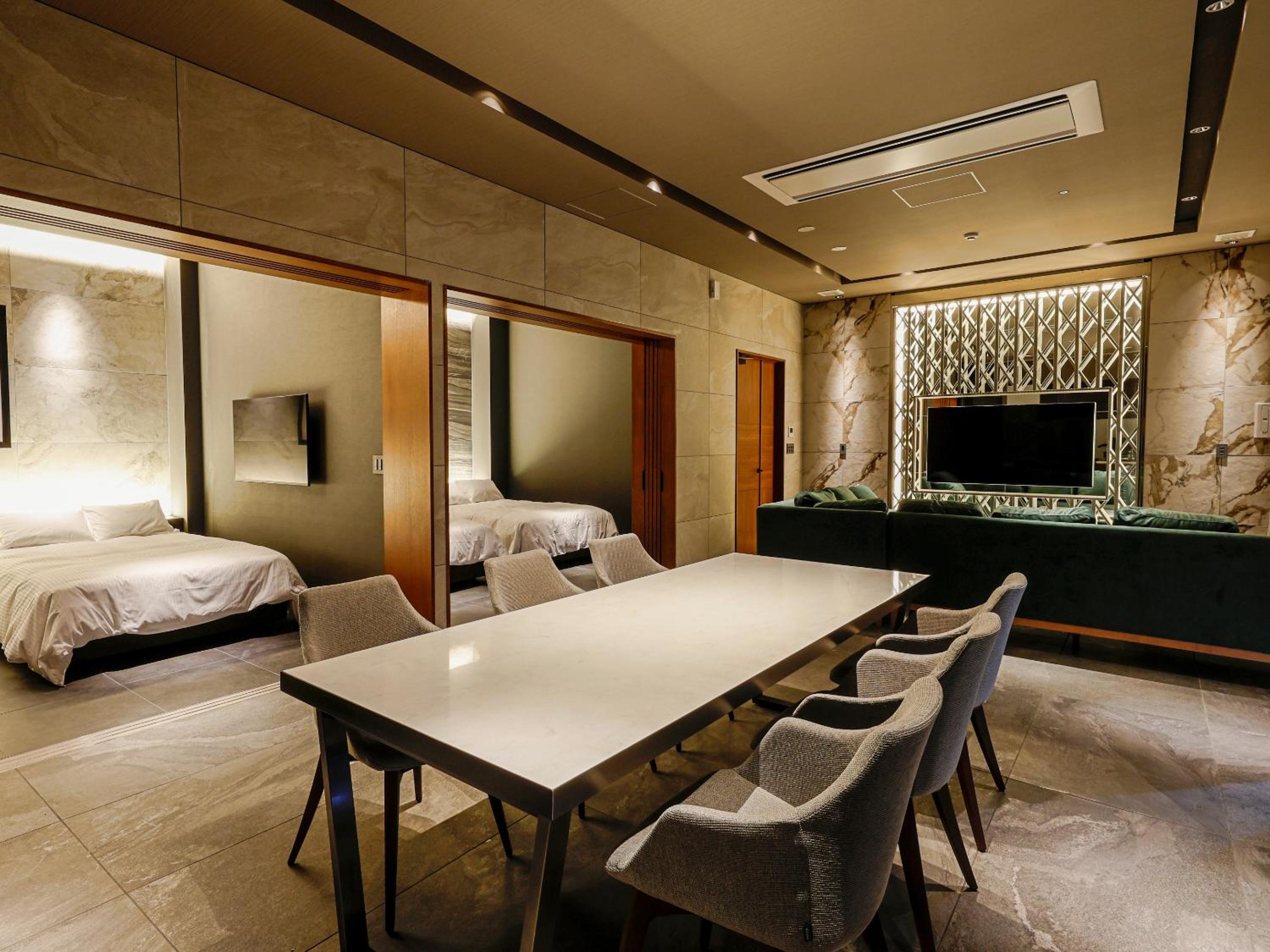 Quadruple Room - Photo 1