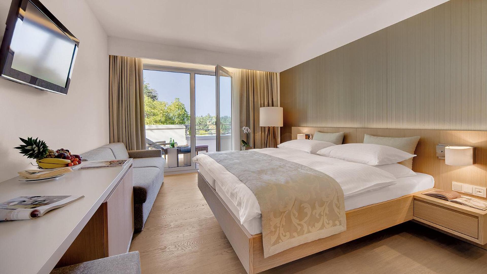 Design Double Room with Balcony photo 1