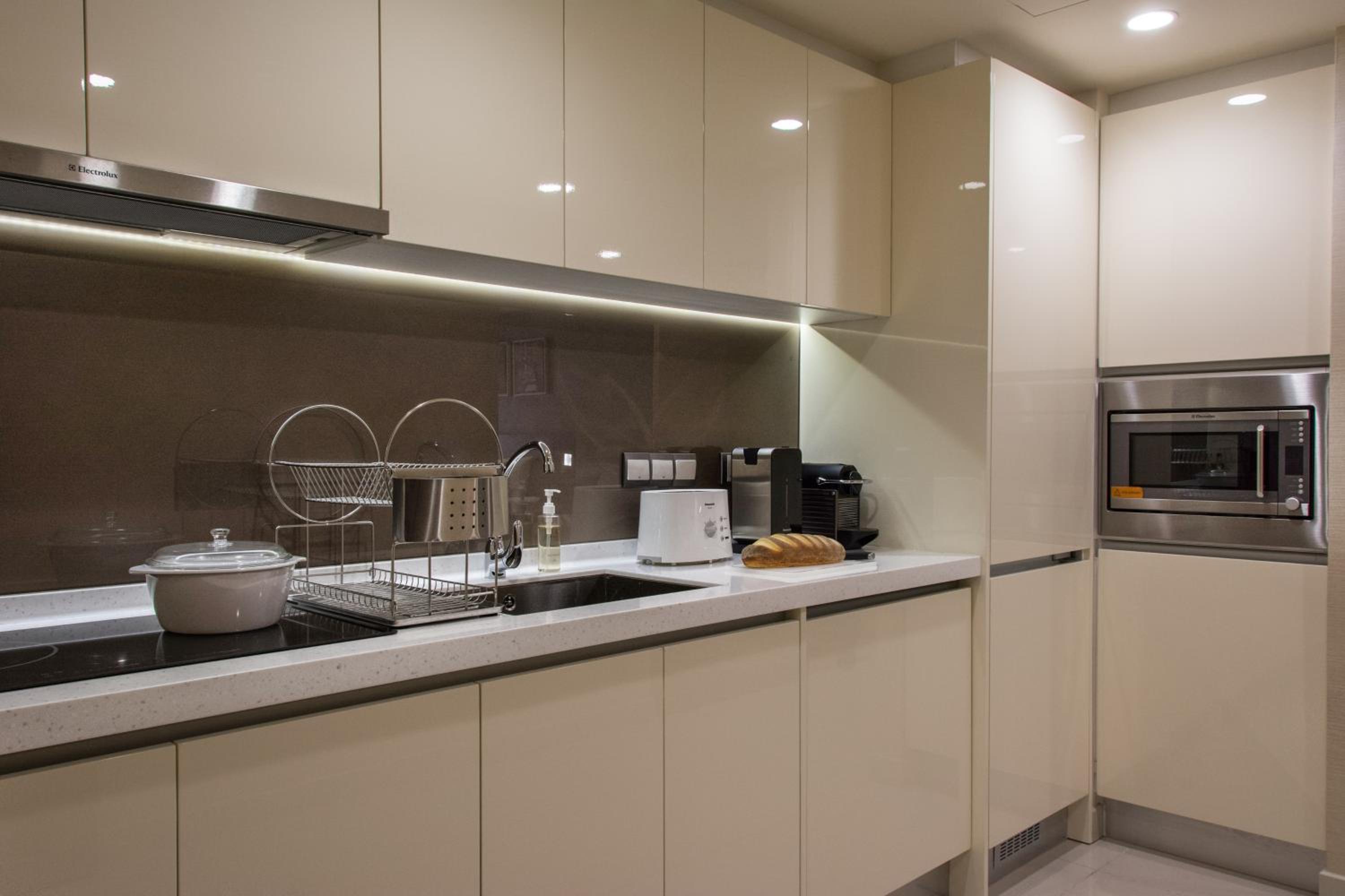 Studio Premier Twin