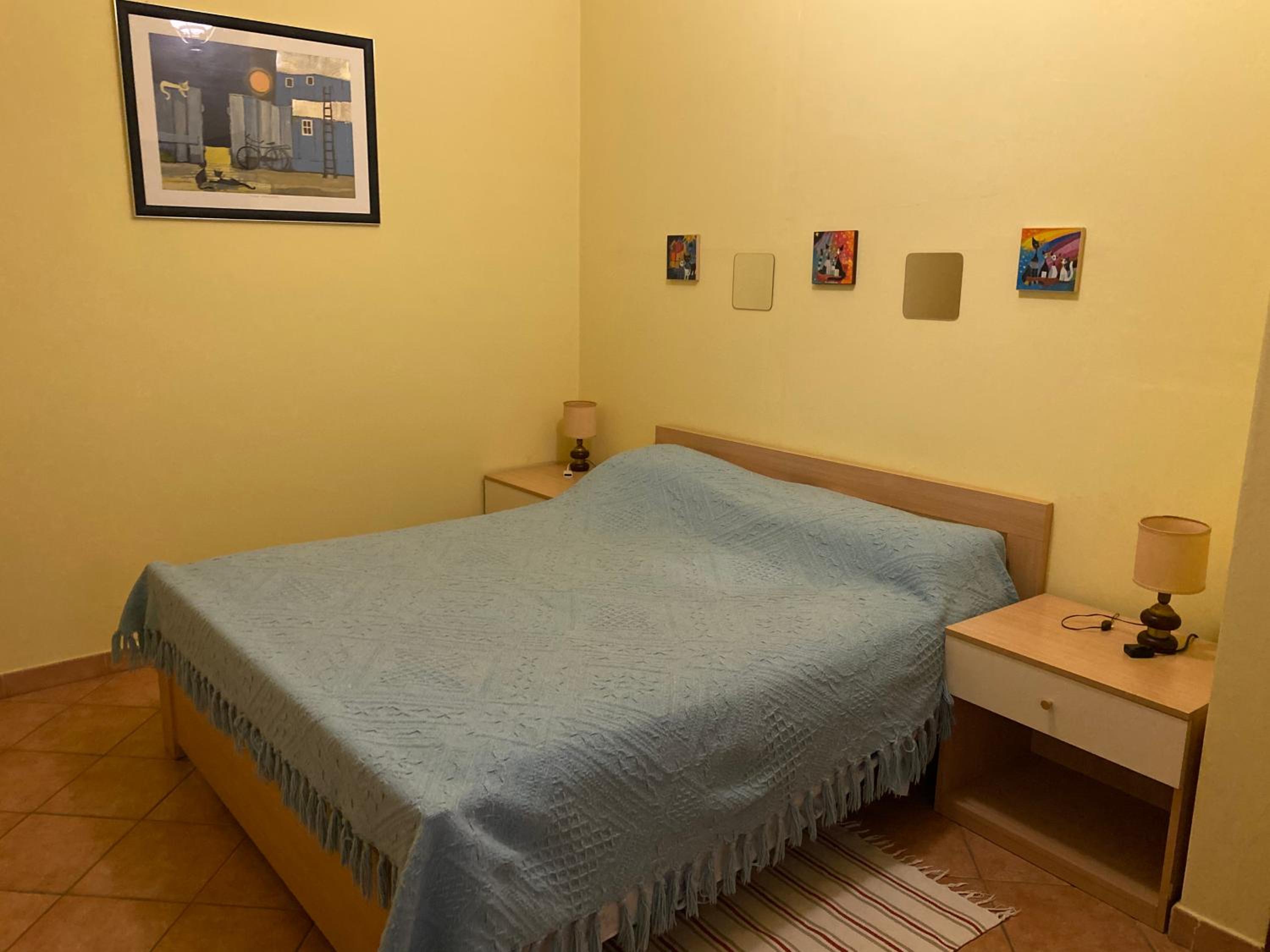 One-Bedroom Apartment photo 1