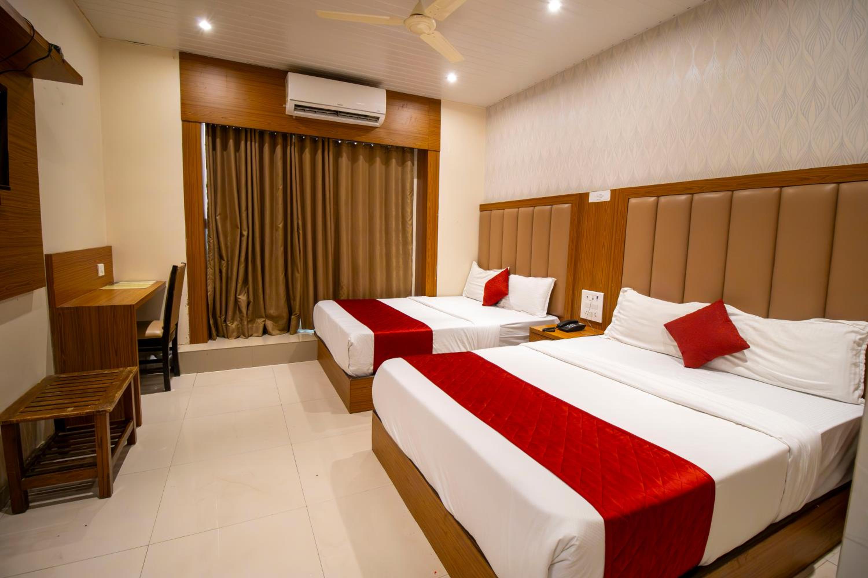 Deluxe Quadruple Room