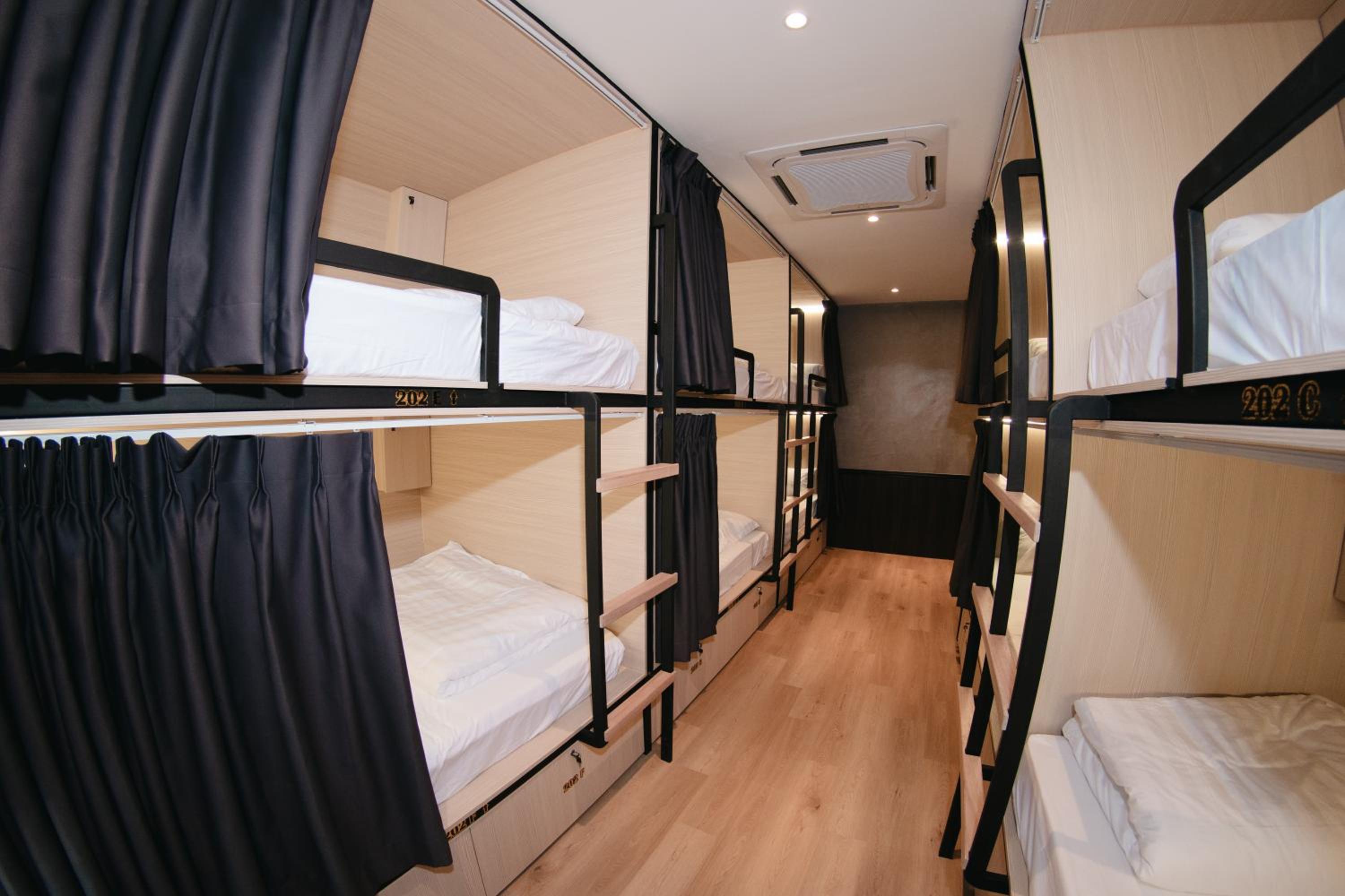 Mixed Dormitory Room photo 3