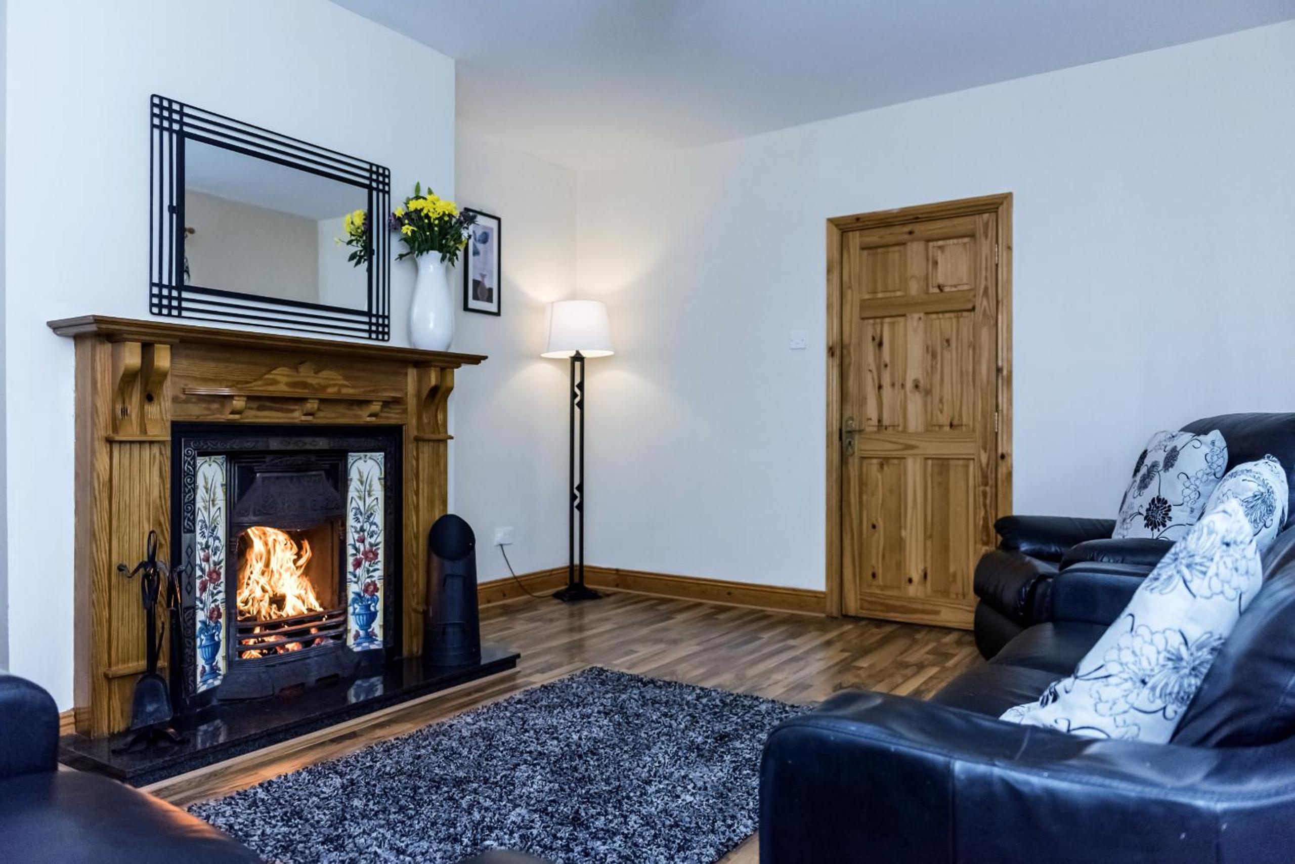 Four-Bedroom Basic Semi Detached House photo 2