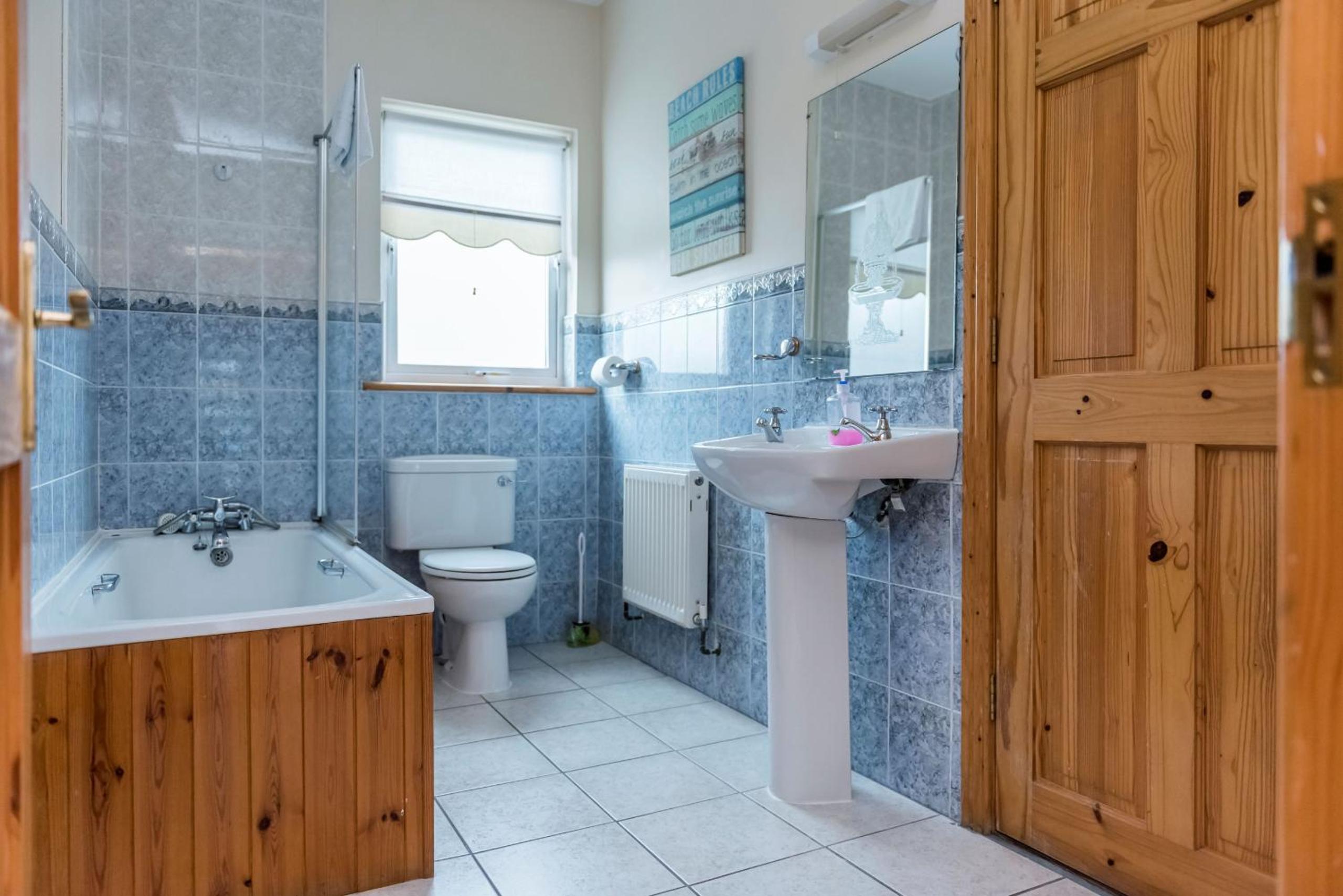 Four-Bedroom Semi Detached House photo 3