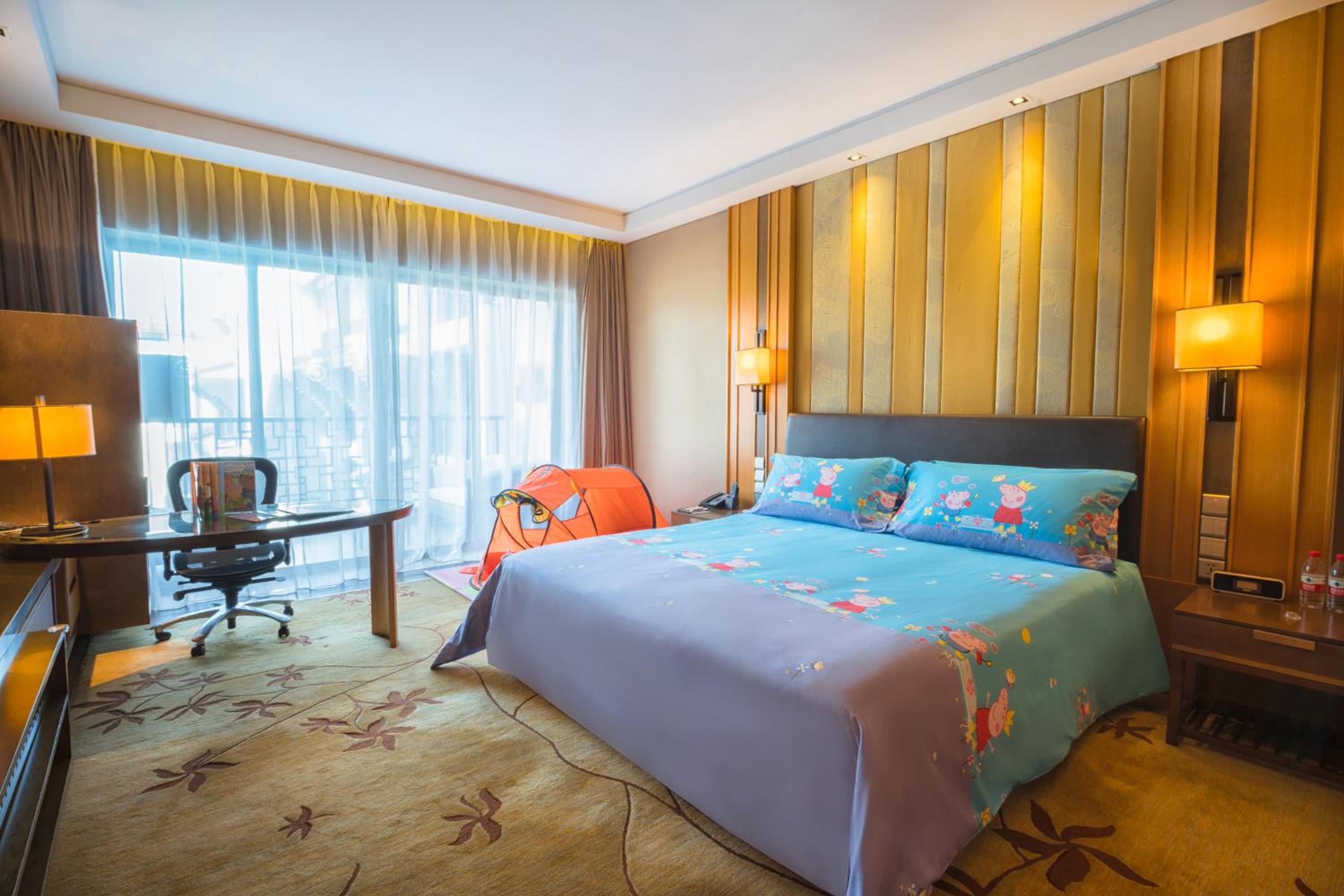 King Room with Balcony - Kids Fun