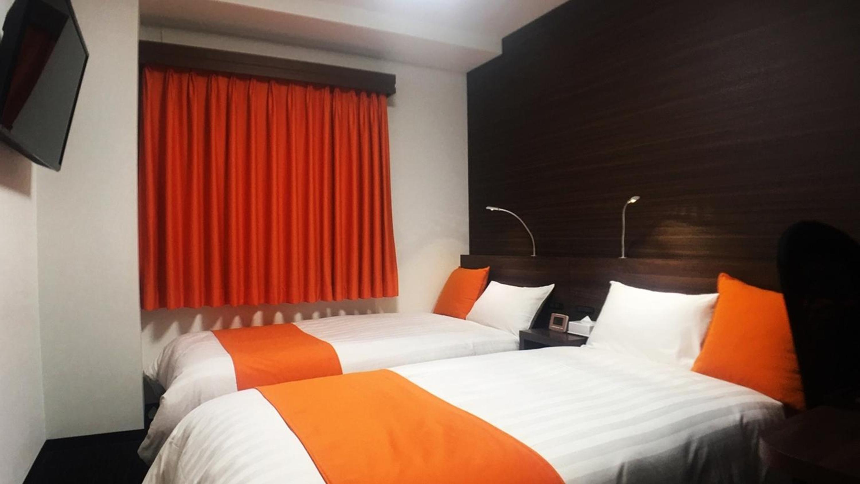 Economy Twin Room photo 1