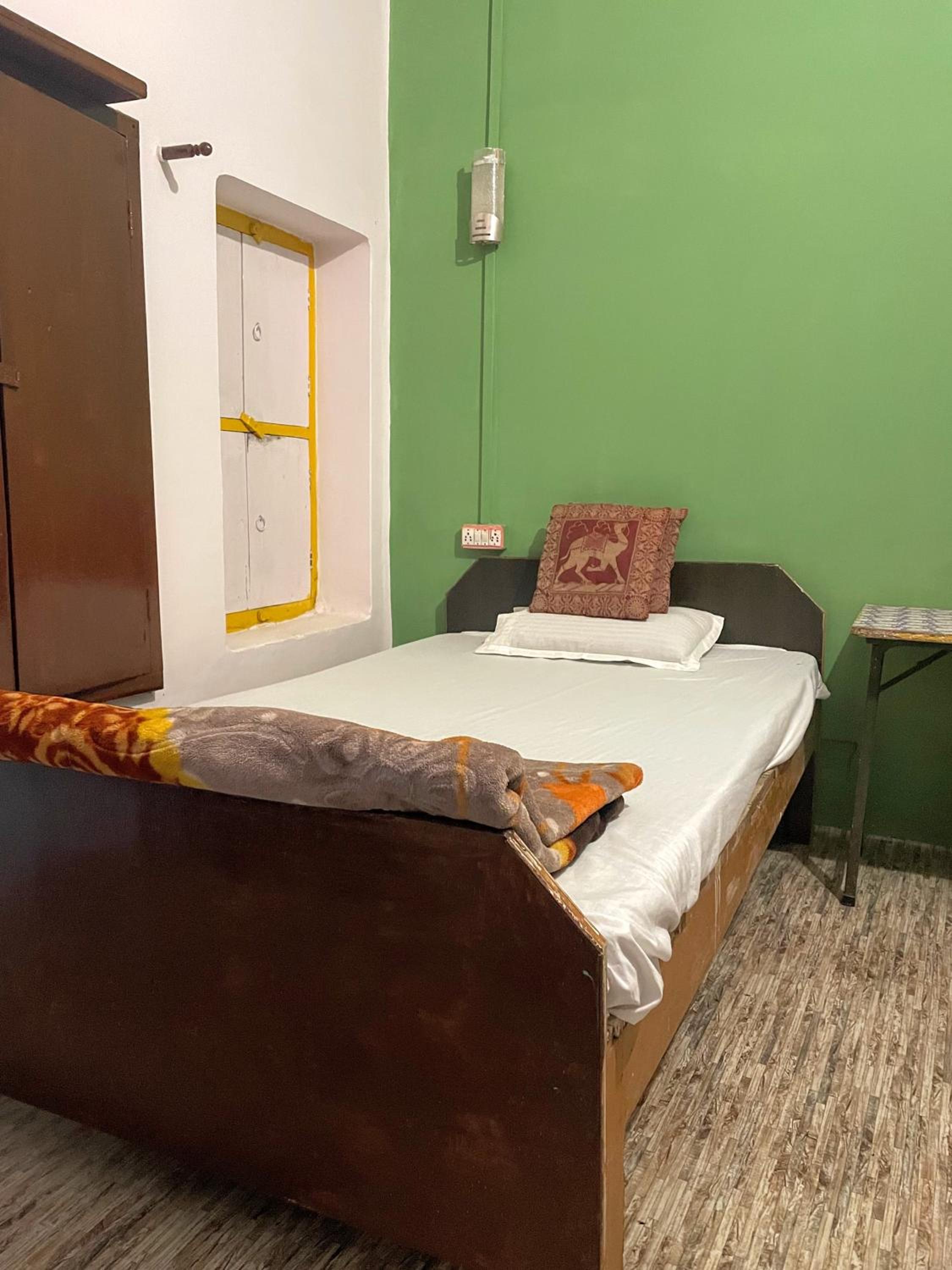 Single Room with Shared Shower and Toilet