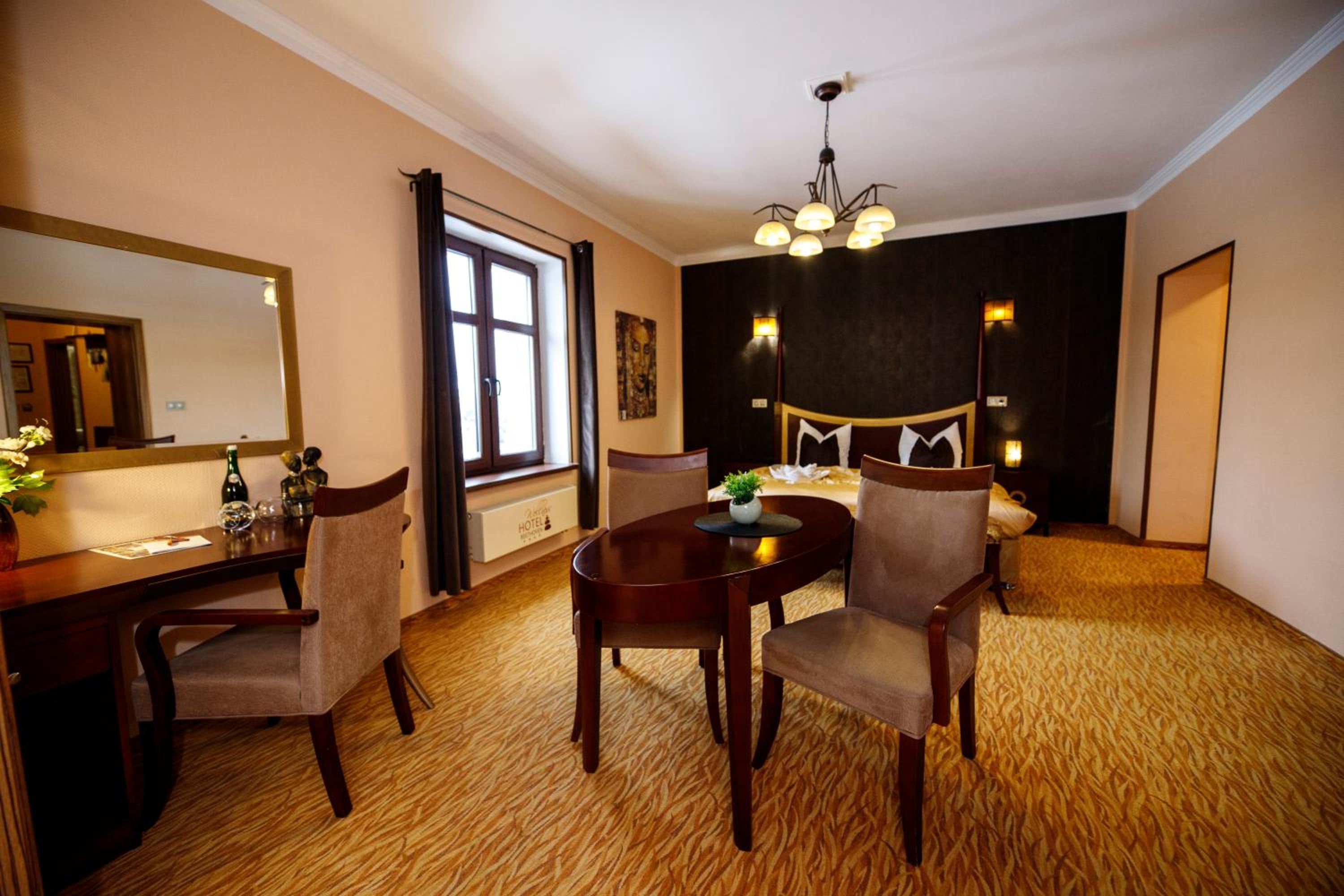Double Room - Photo 8