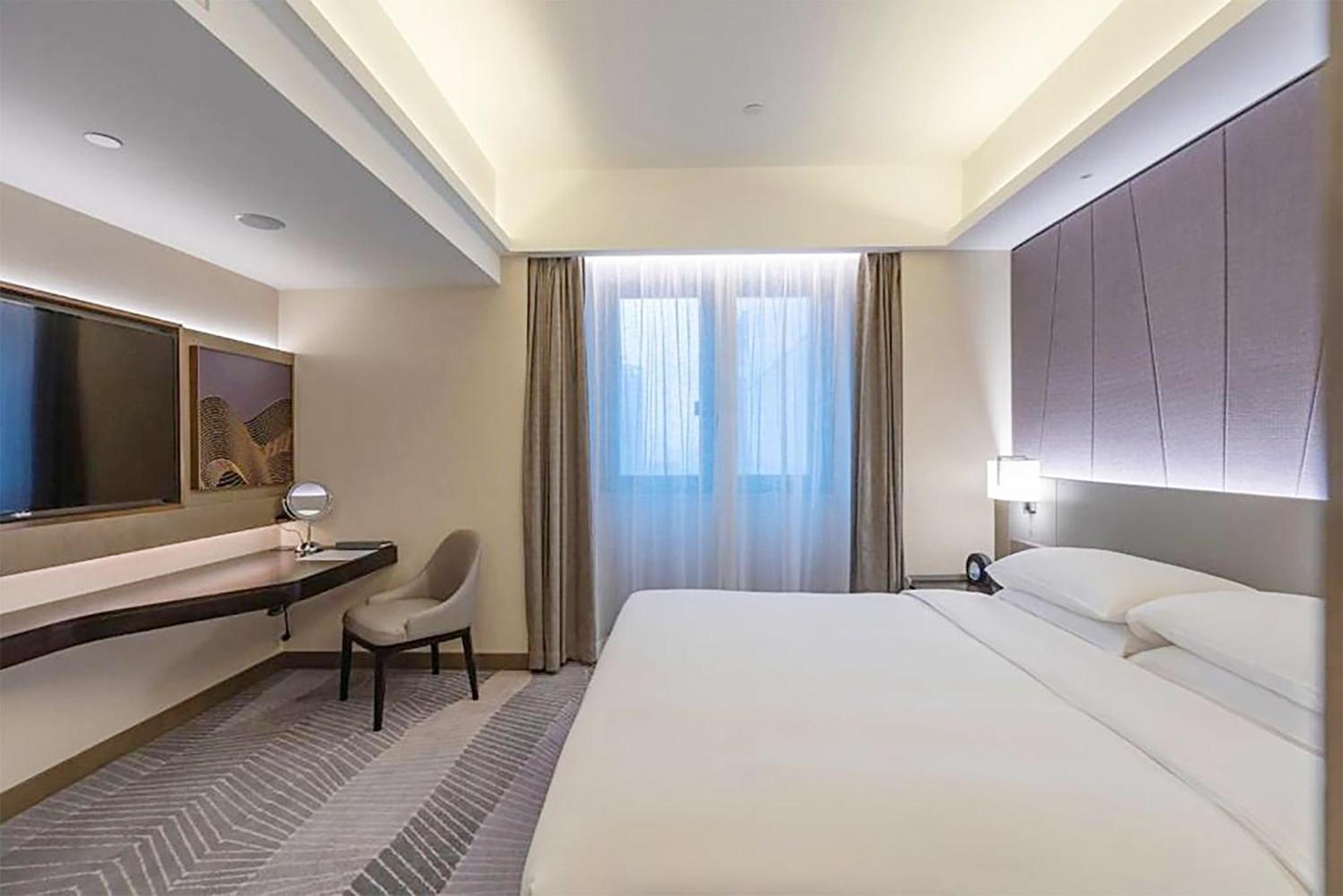 Regency Suite King photo 2