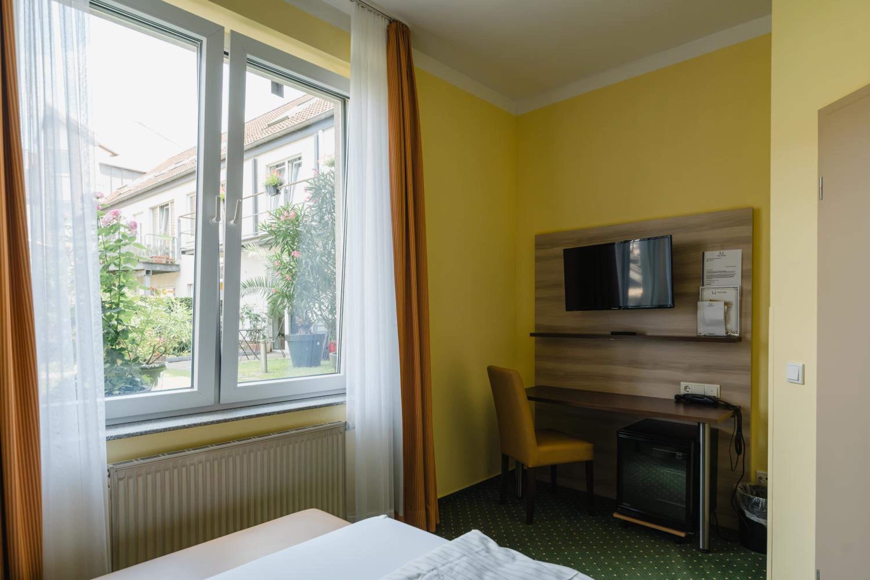 Double Room with Garden View photo 2