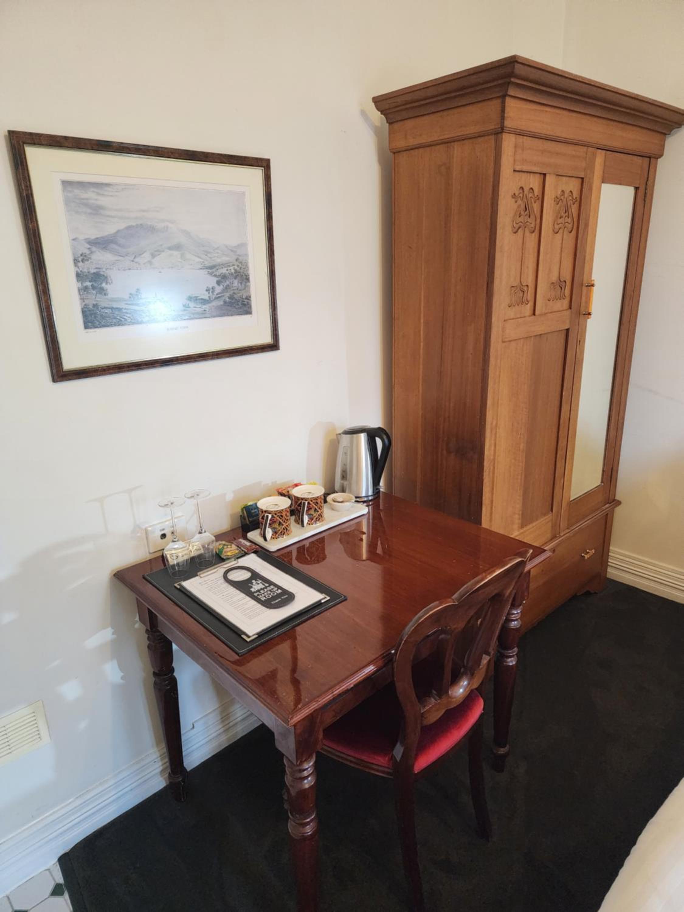 Corporate Room