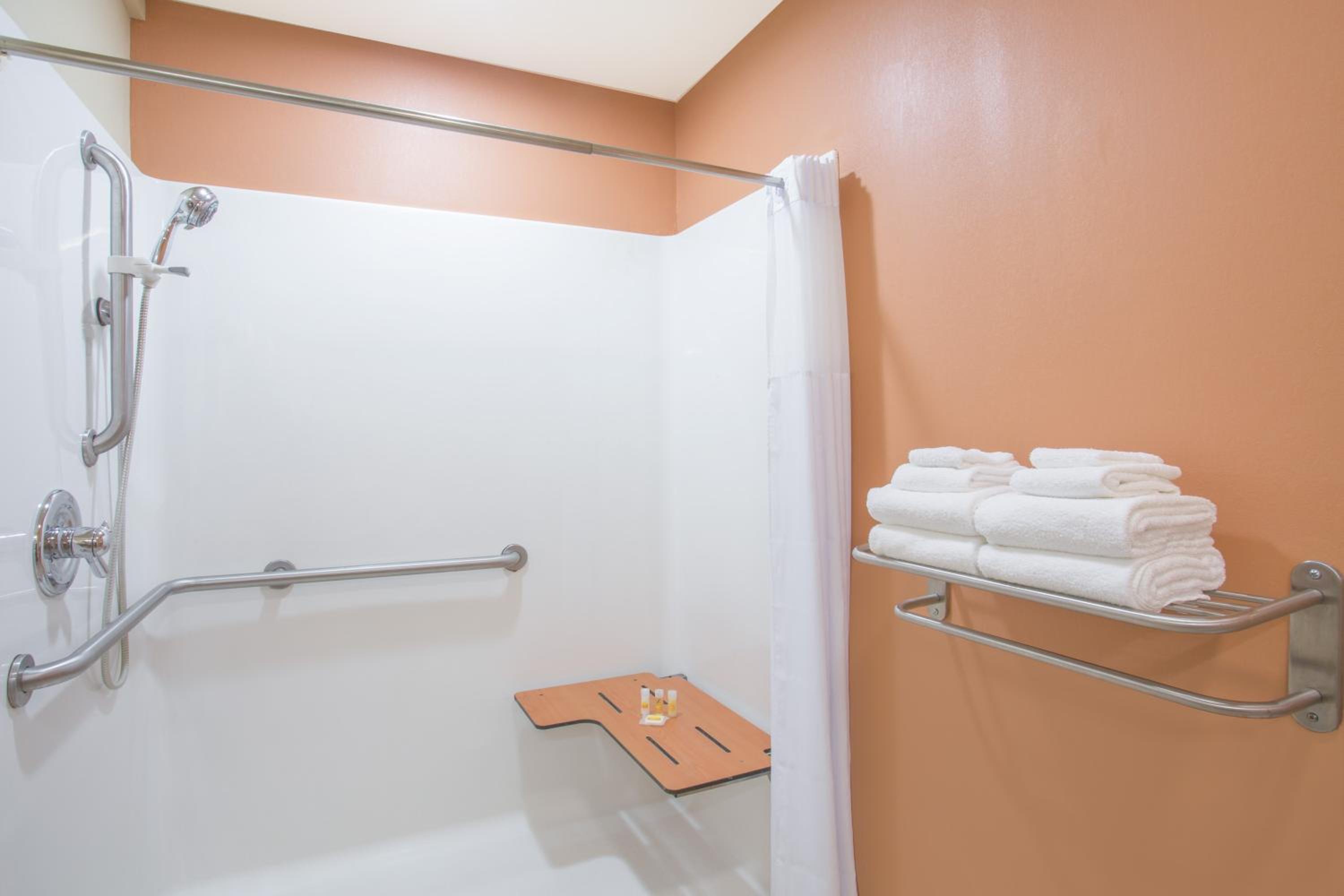King Room - Disability Access/Non-Smoking - Photo 5