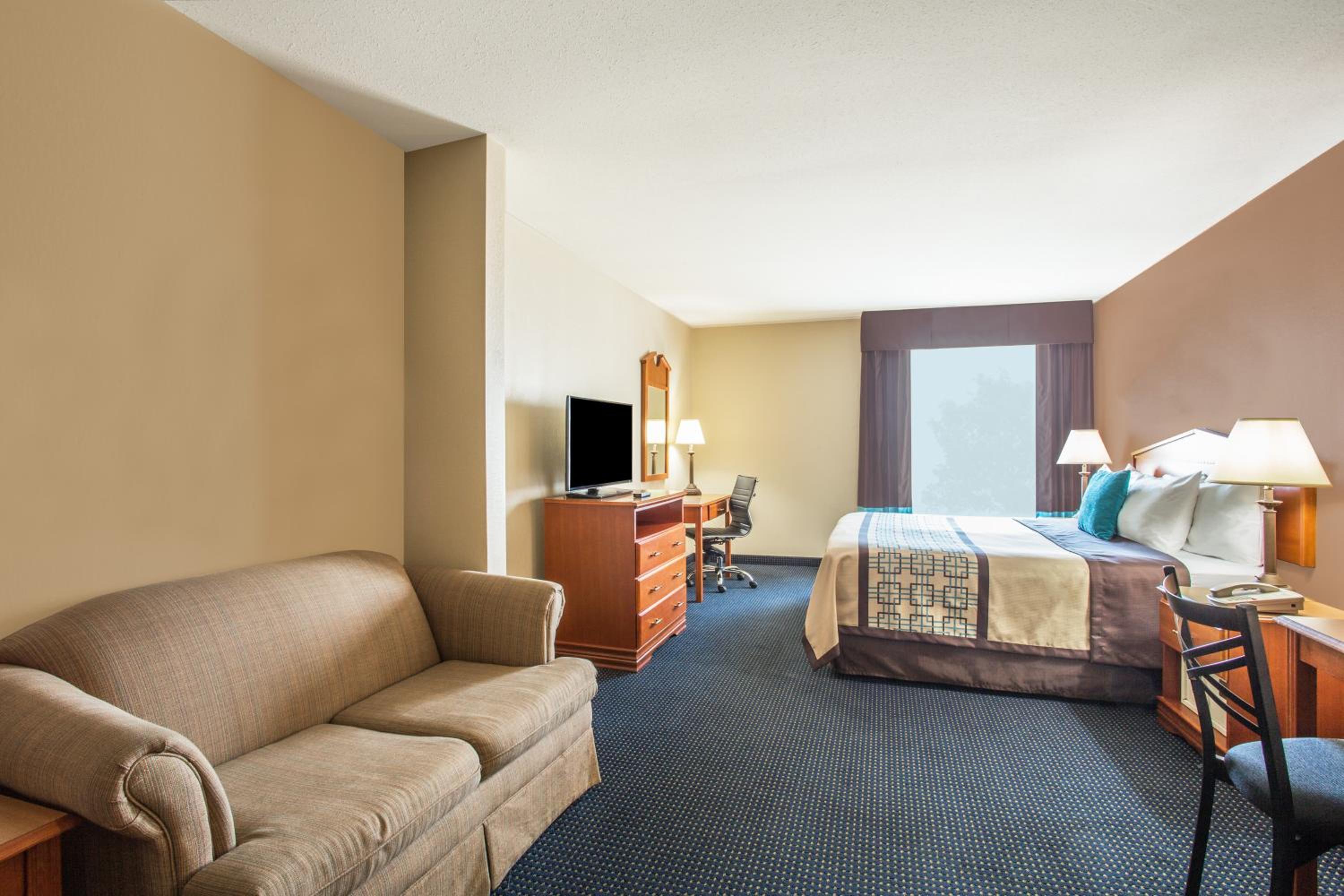 Studio Suite with 1 King Bed, Non-Smoking - Photo 2