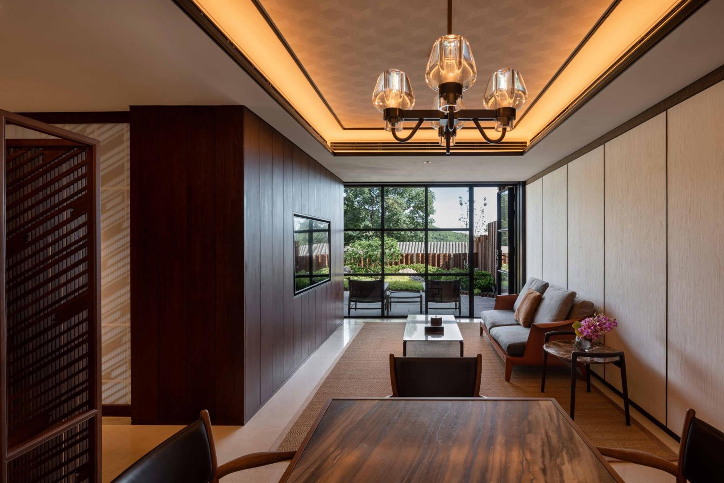  Lan Cui Courtyard View Suite