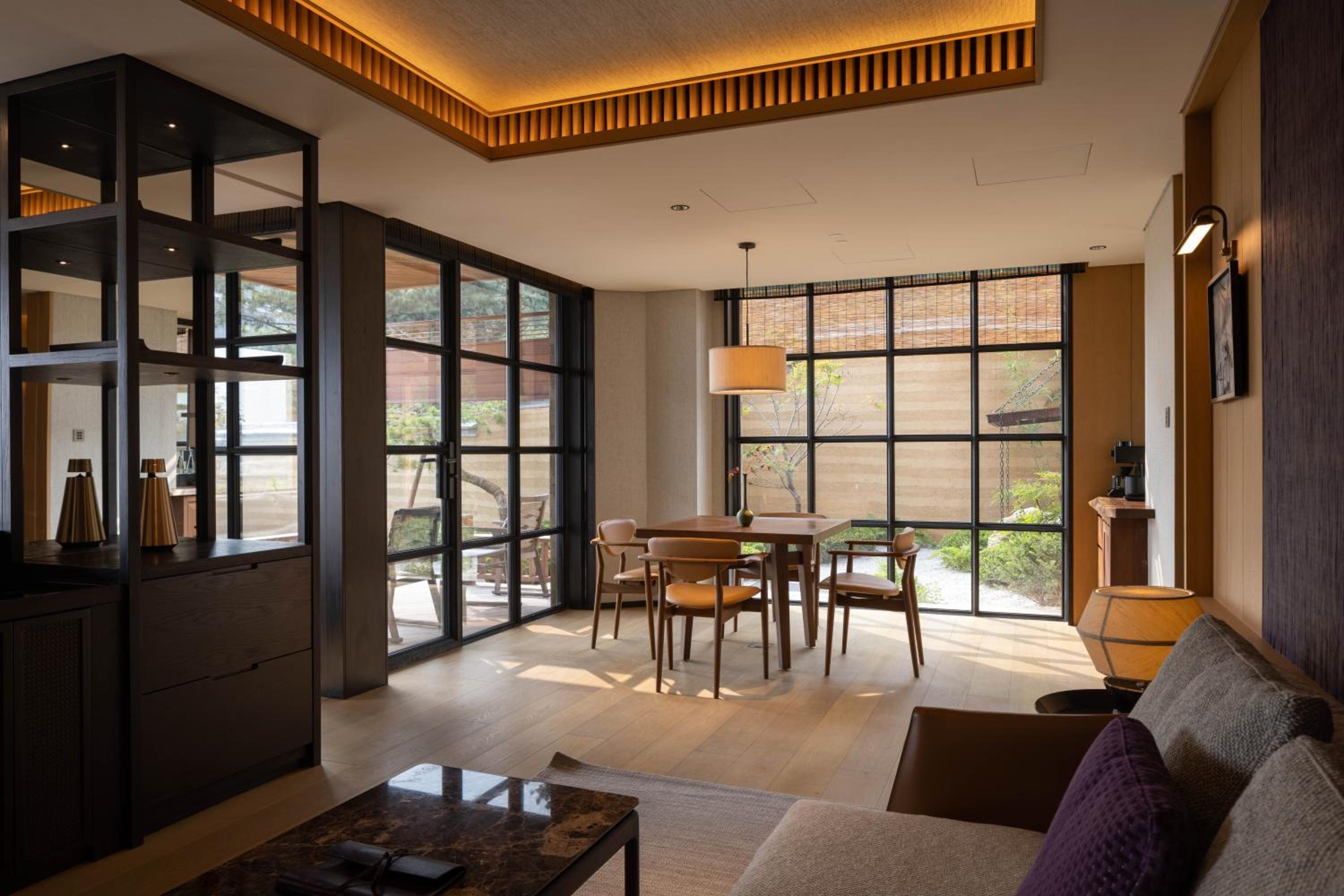 Yong Cui Grand View Suite