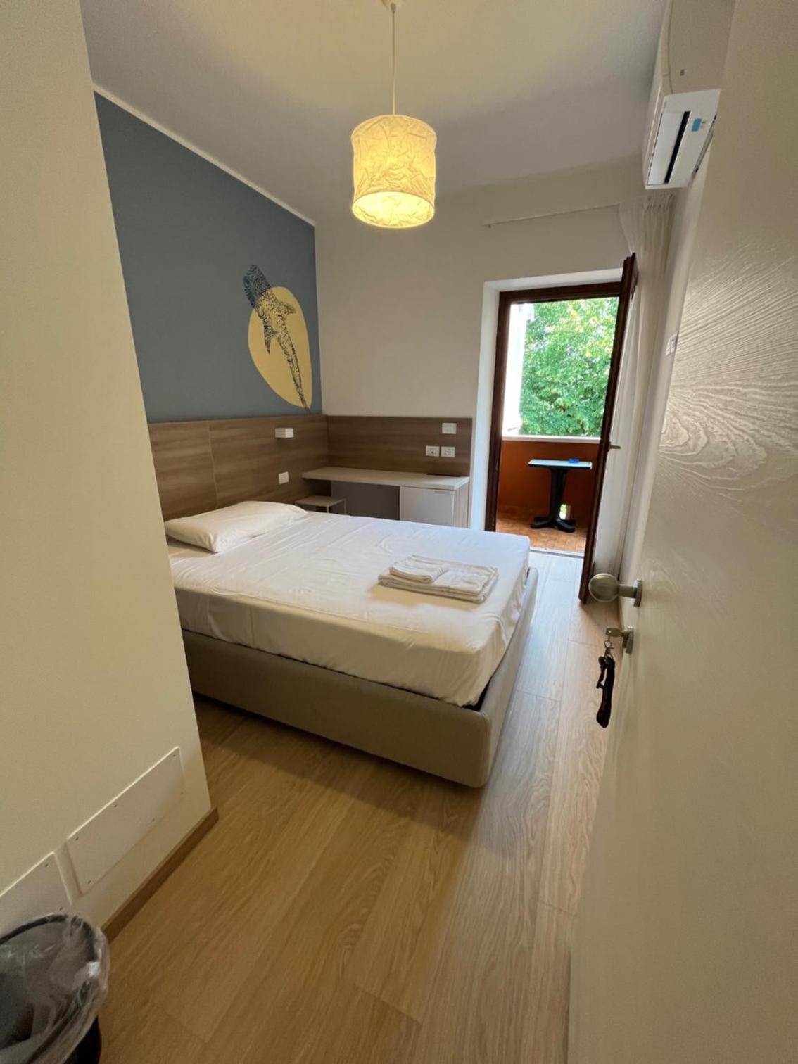 Single Room with Private Bathroom photo 1