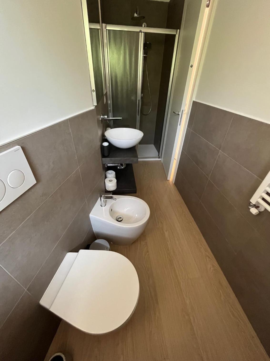Single Room with Private Bathroom photo 3