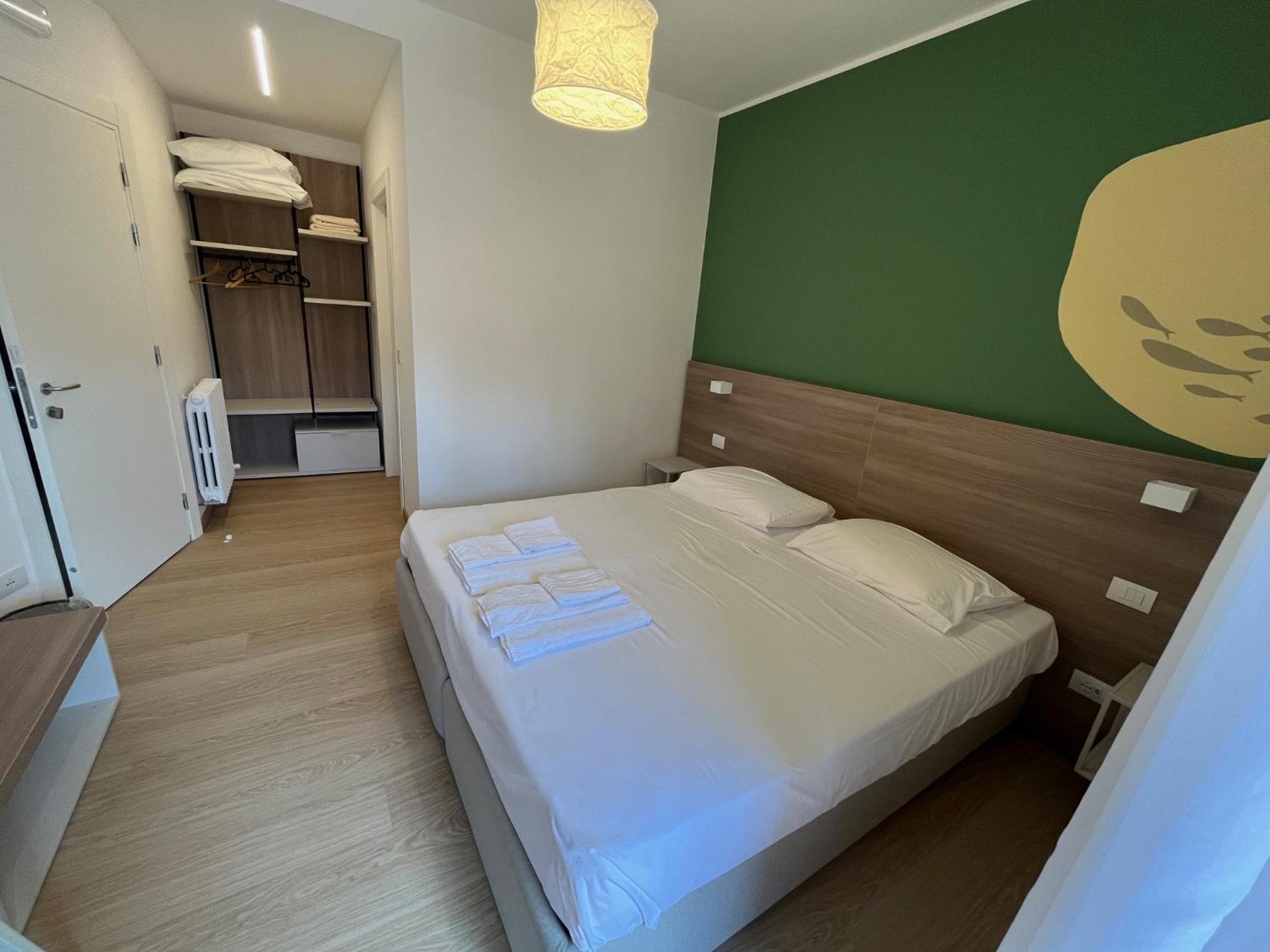 Standard King Room photo 3