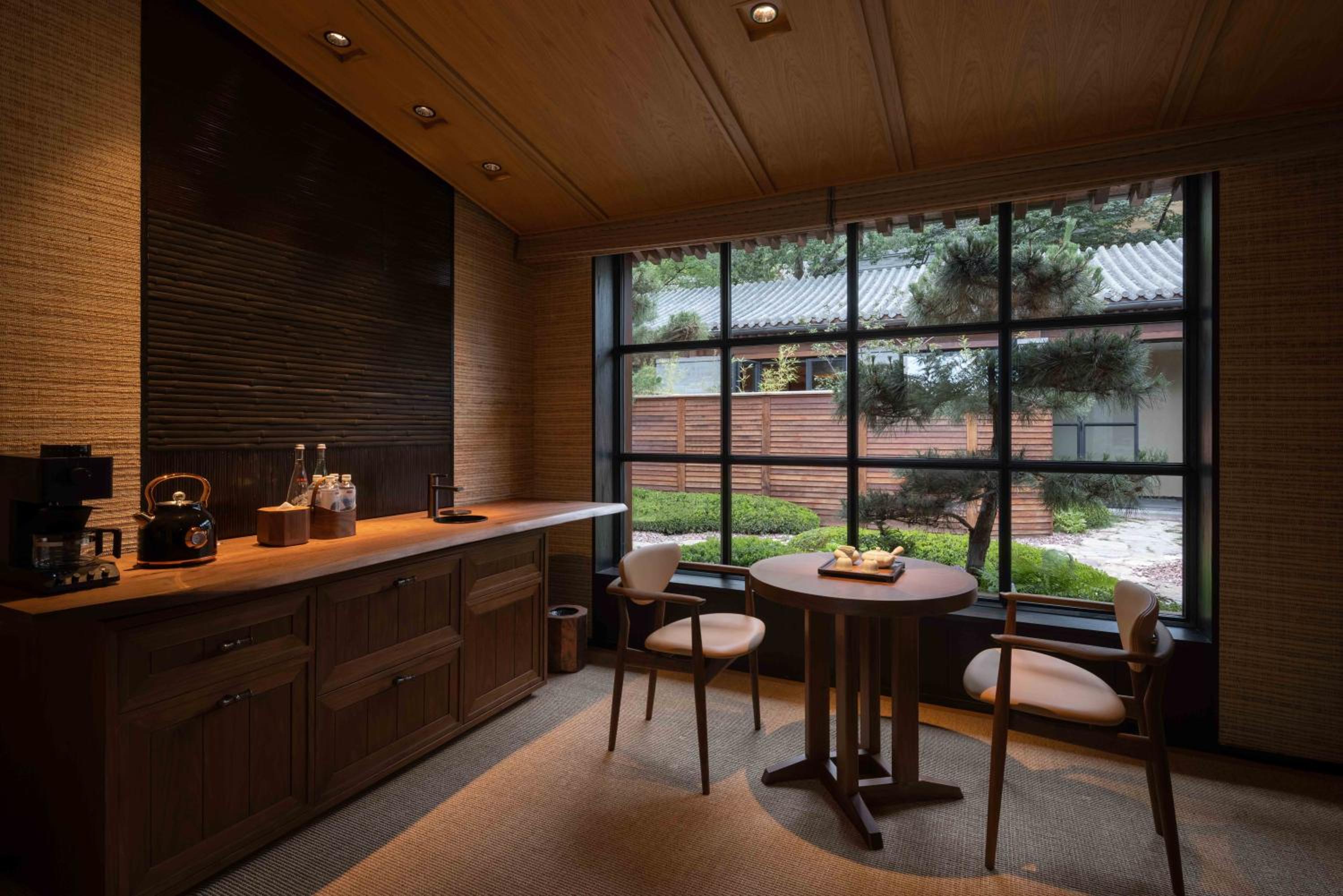 Han Cui Mountain View Delicate King Room