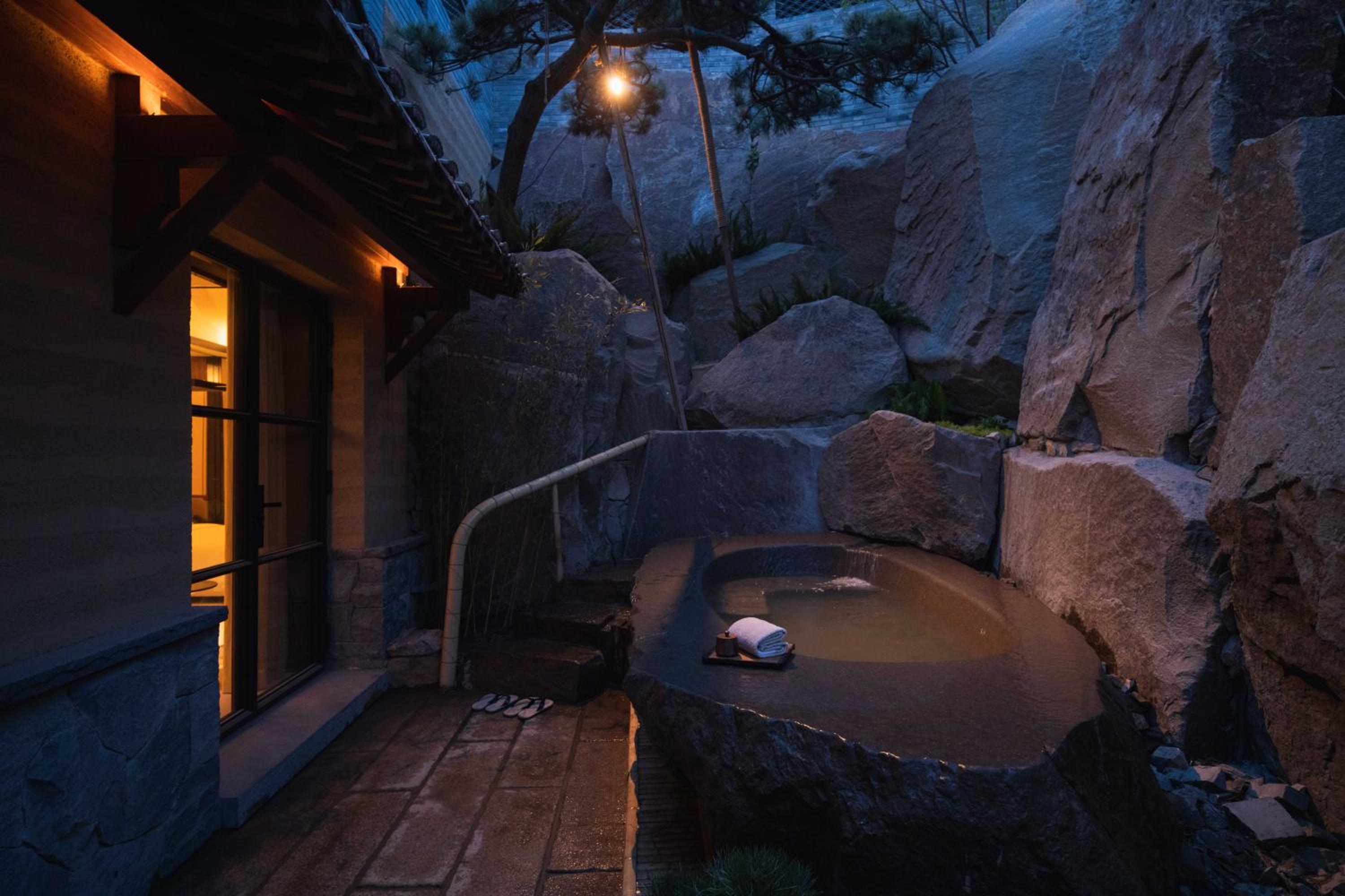 Yi Cui-Deluxe Suite with Private SPA