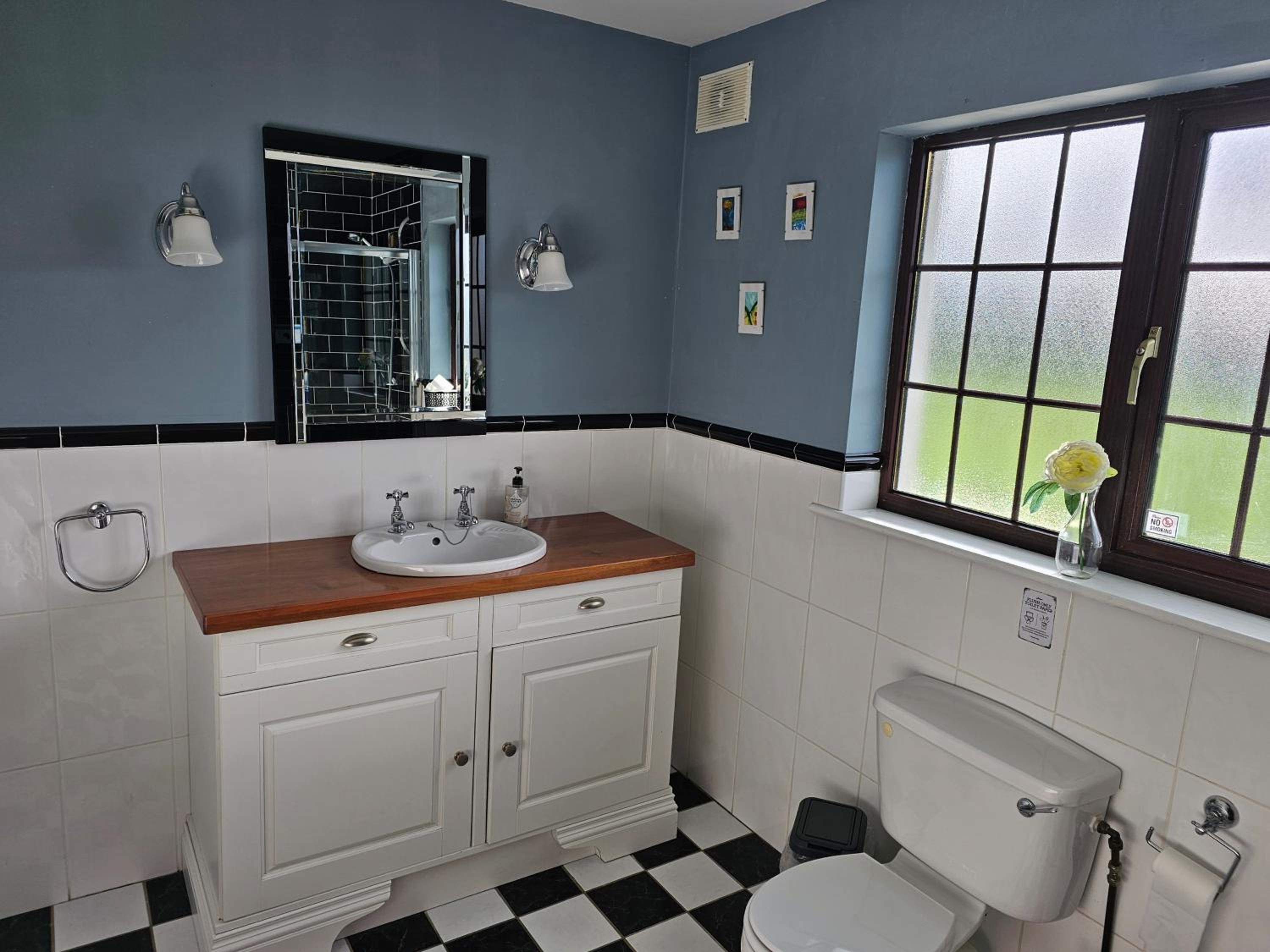 Standard Single Room with Shared Bathroom photo 2