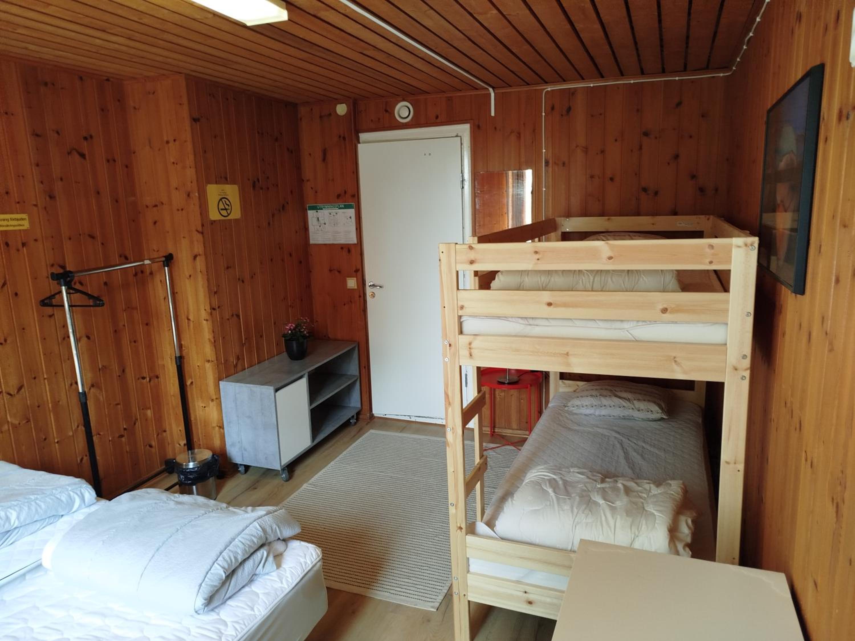 Quadruple Room - Photo 4