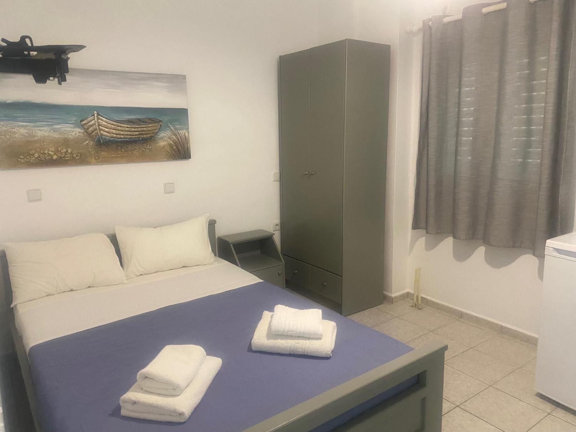 Double or Twin Room with Partial Sea View photo 1
