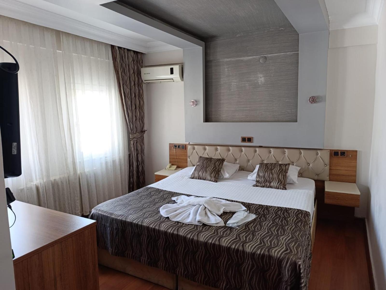 Budget Double Room photo 3