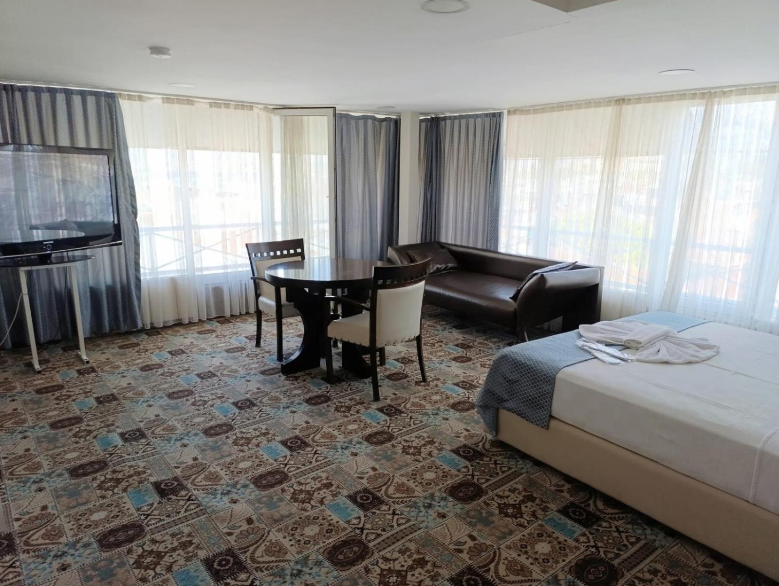 Deluxe Double Room with Sea View photo 2