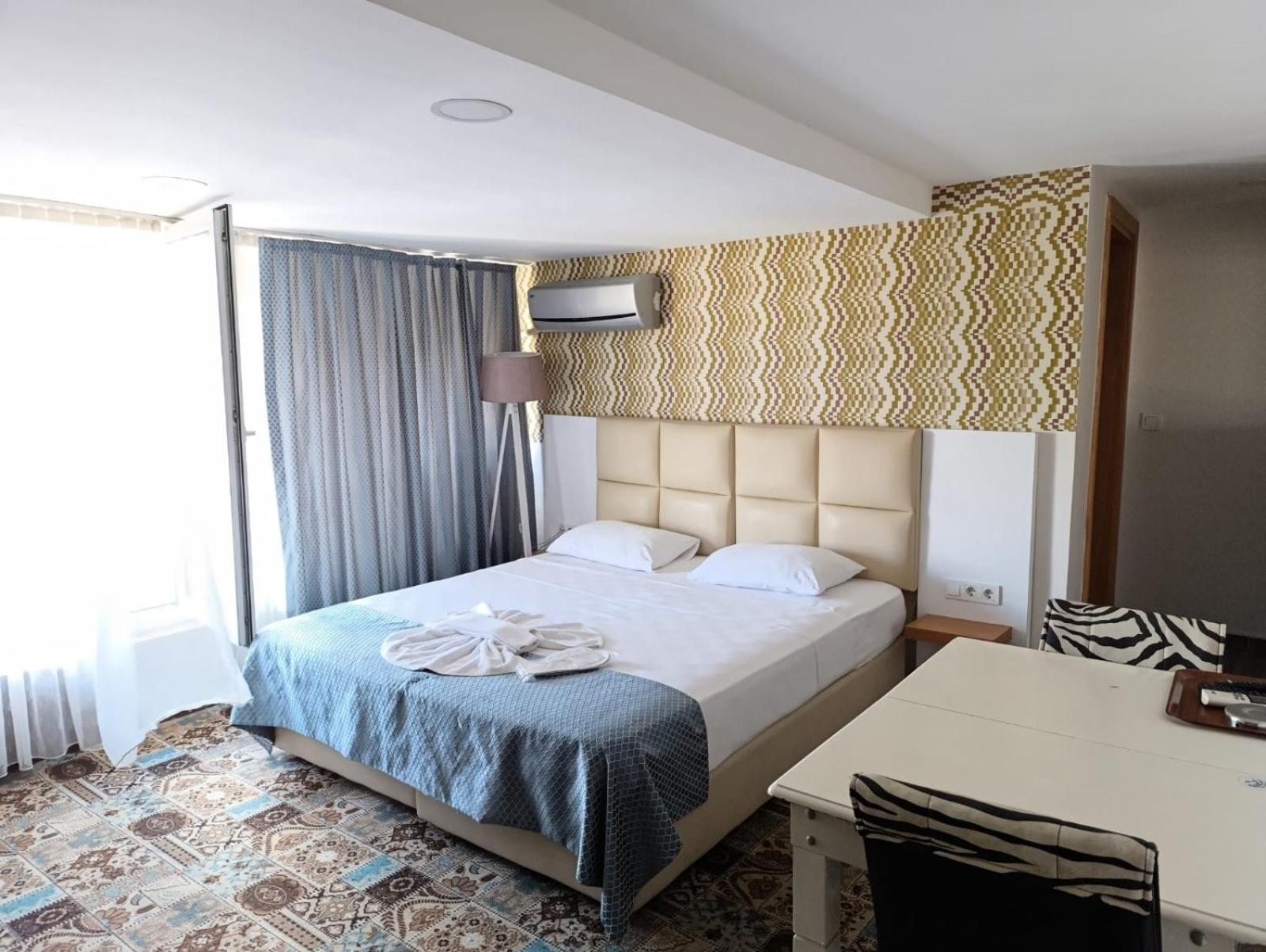 Deluxe Double Room with Sea View photo 3